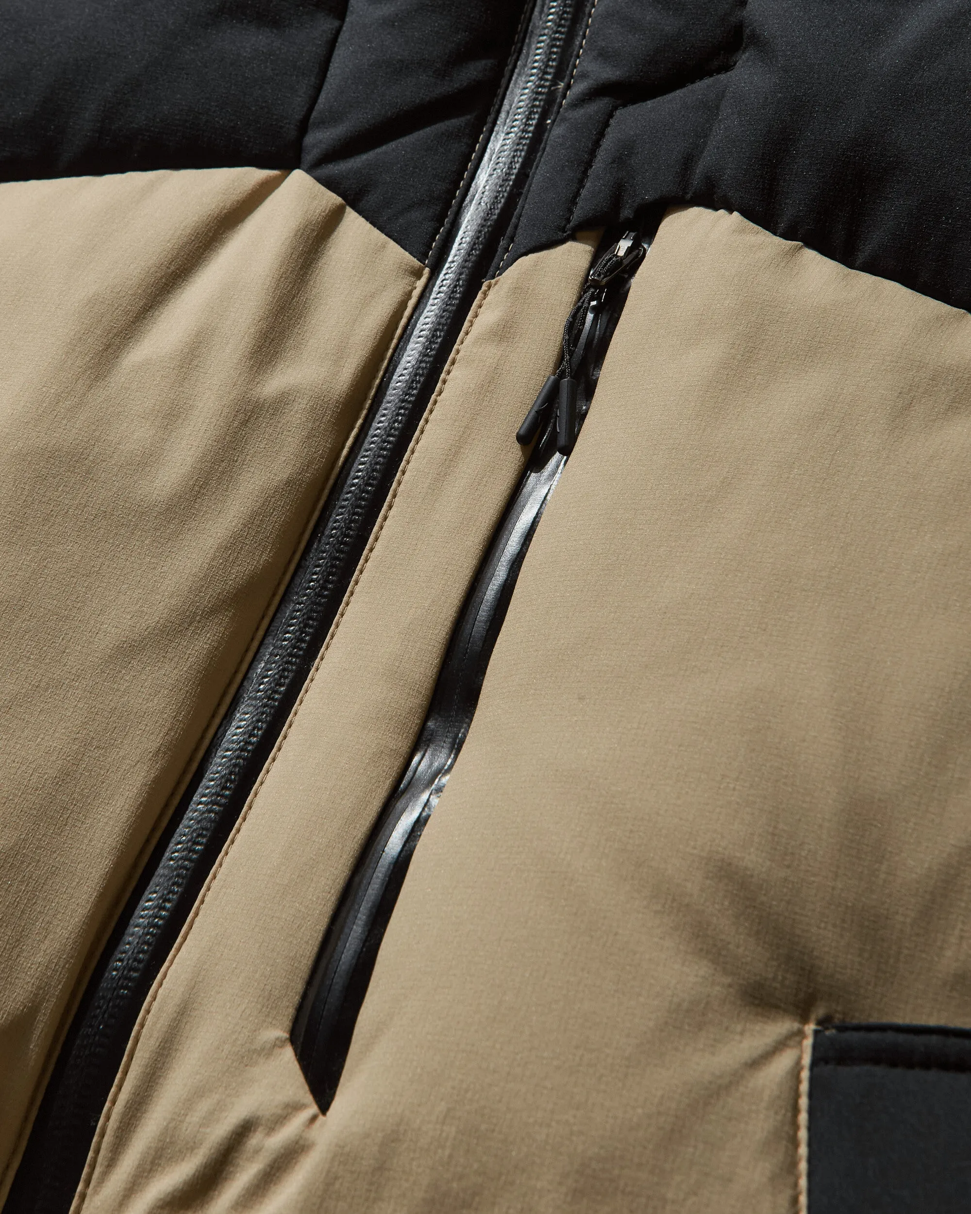 Herren GORE-TEX Windstopper Dhaulagiri Daunenjacke Beige Taupe