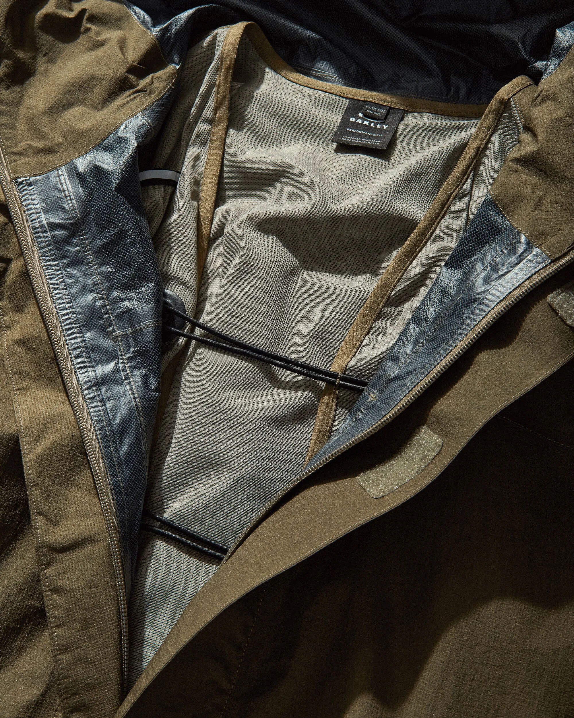 Herren Latitude Flugweste Poncho Armee Grün