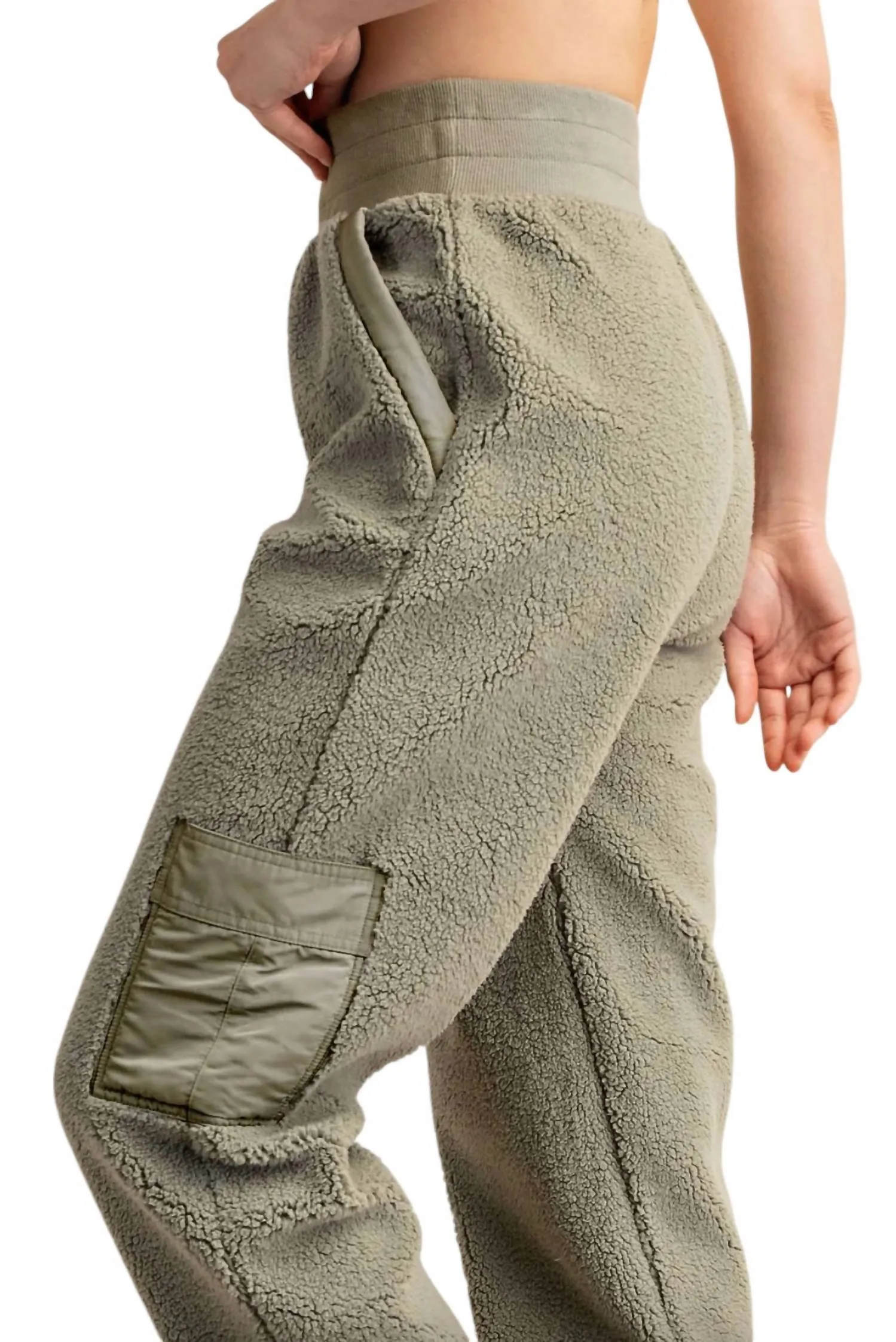Micro Sherpa Hose In Salbei