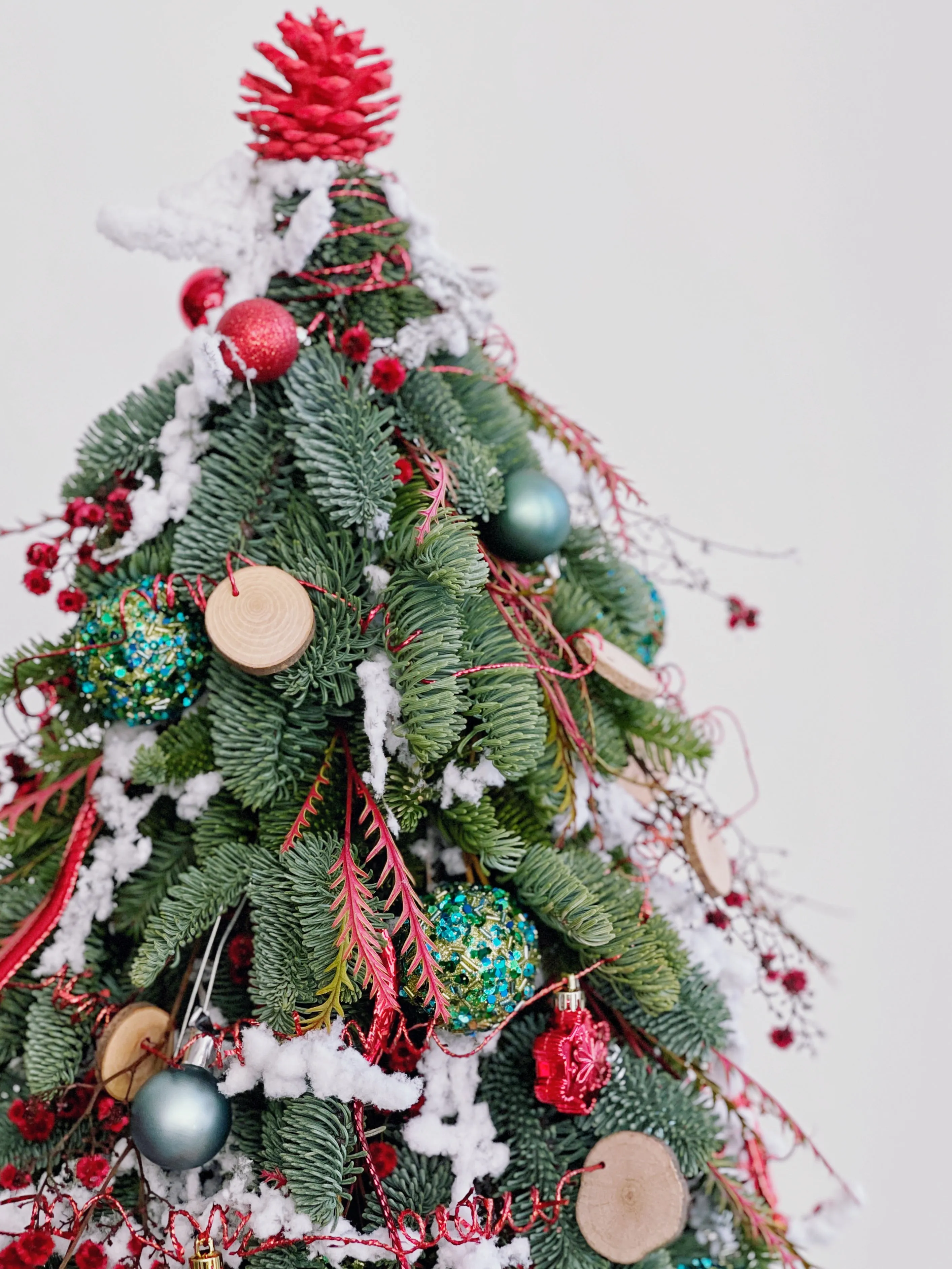 Mini Christmas Tree,realistic flower bouquet 