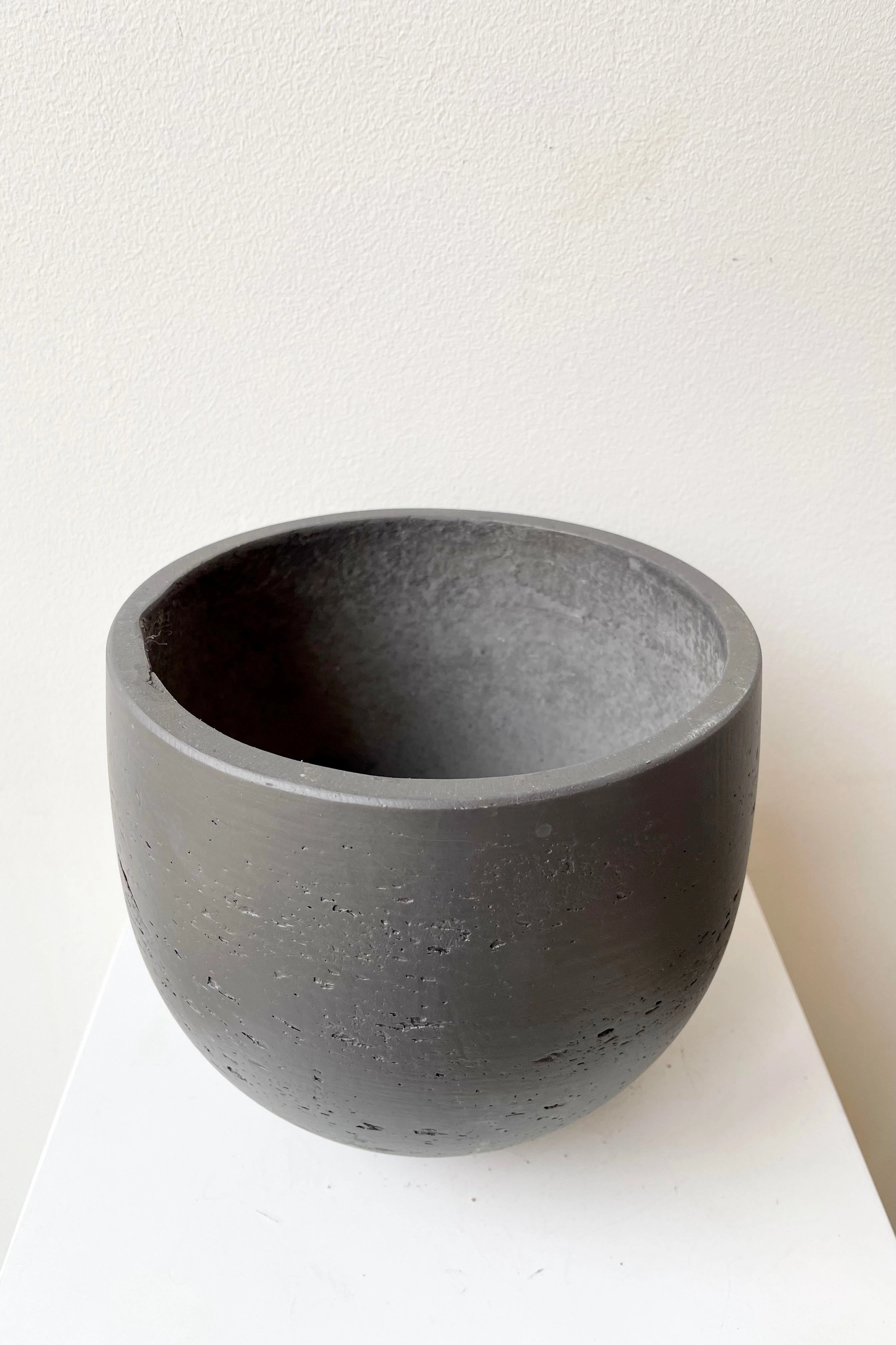 Mini Orb Pot Black Washed Small