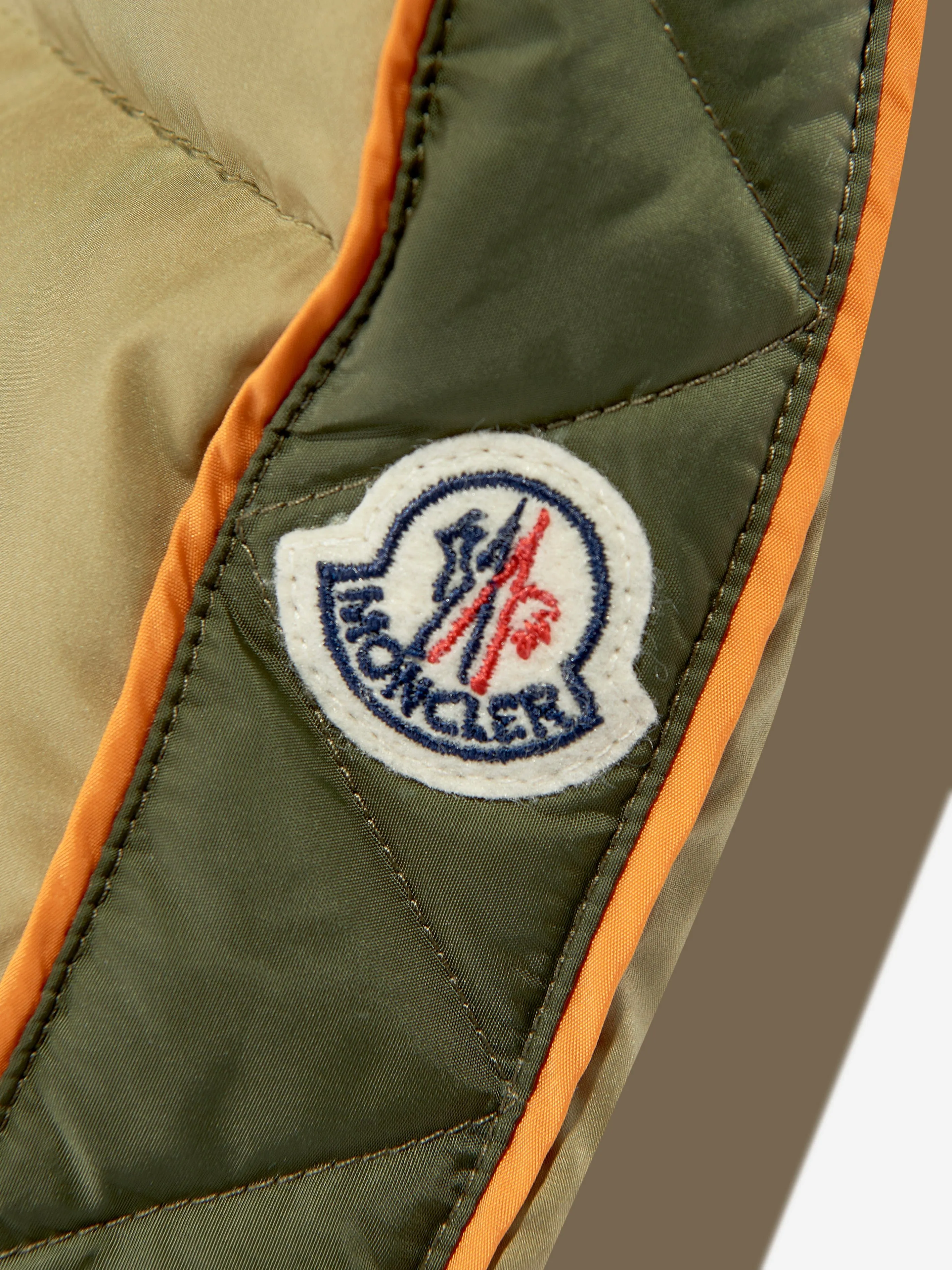 Moncler Enfant Jungen Daunengefütterte Benton Jacke in Grün