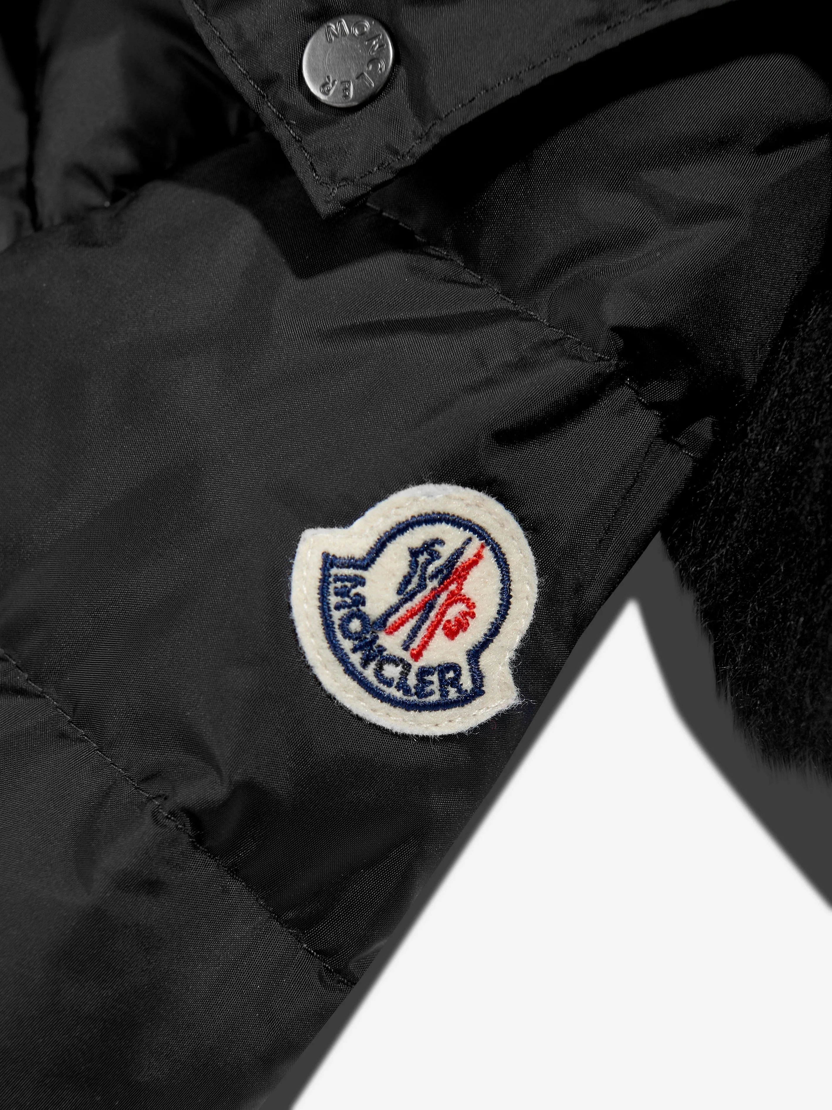 Moncler Enfant Mädchen Abelle Kapuzen-Shearling-Daunenmantel in Schwarz
