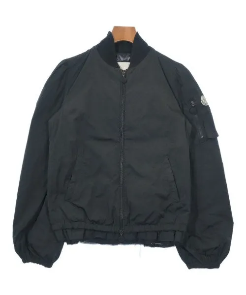 MONCLER S Daunenjacken/Westen