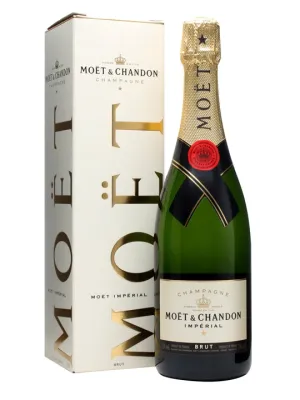 Mot & Chandon - Champagne,realistic flower bouquet 