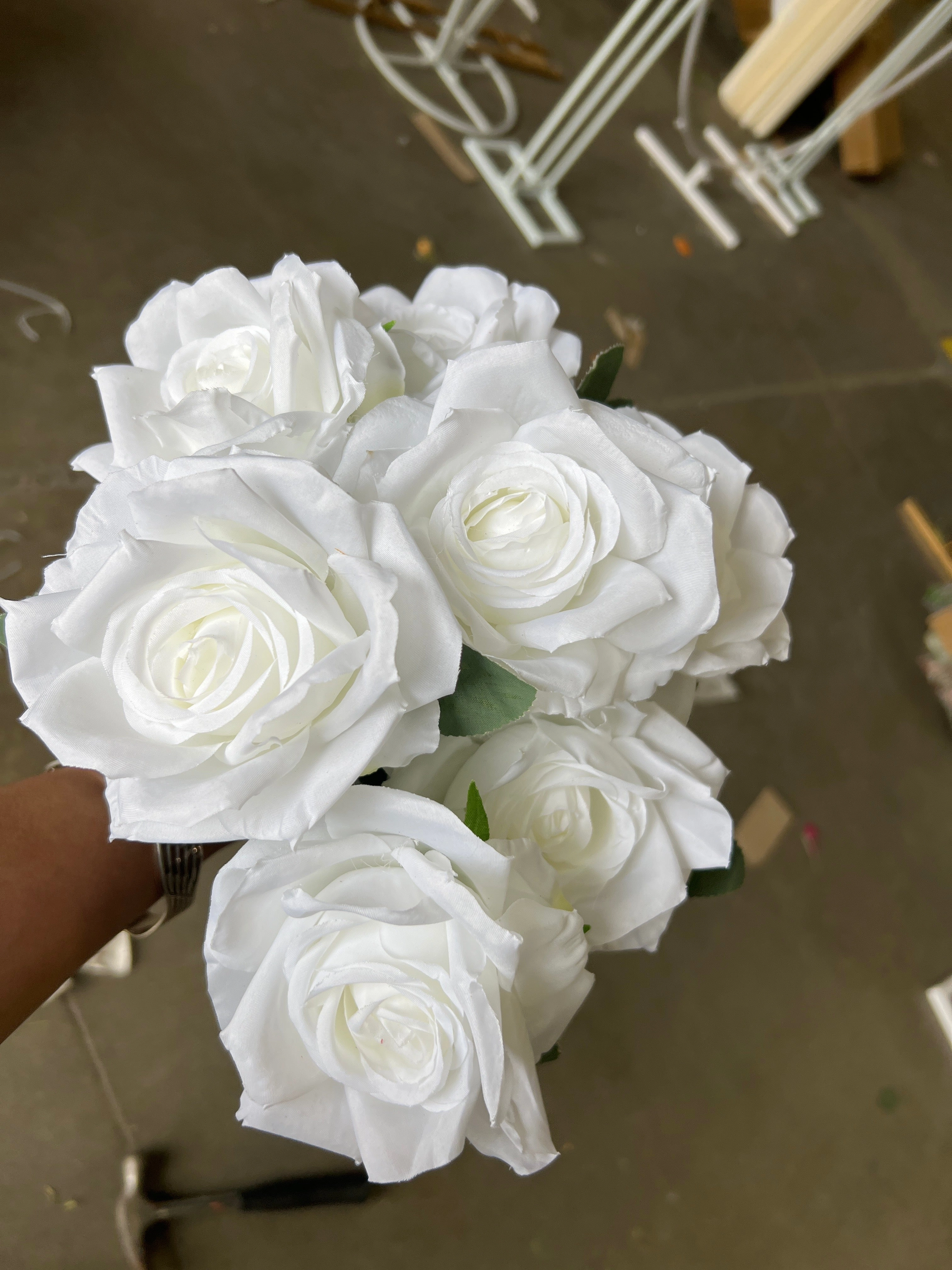New Rose White 7 head Empress Roses Artificial Flower large sweet rose