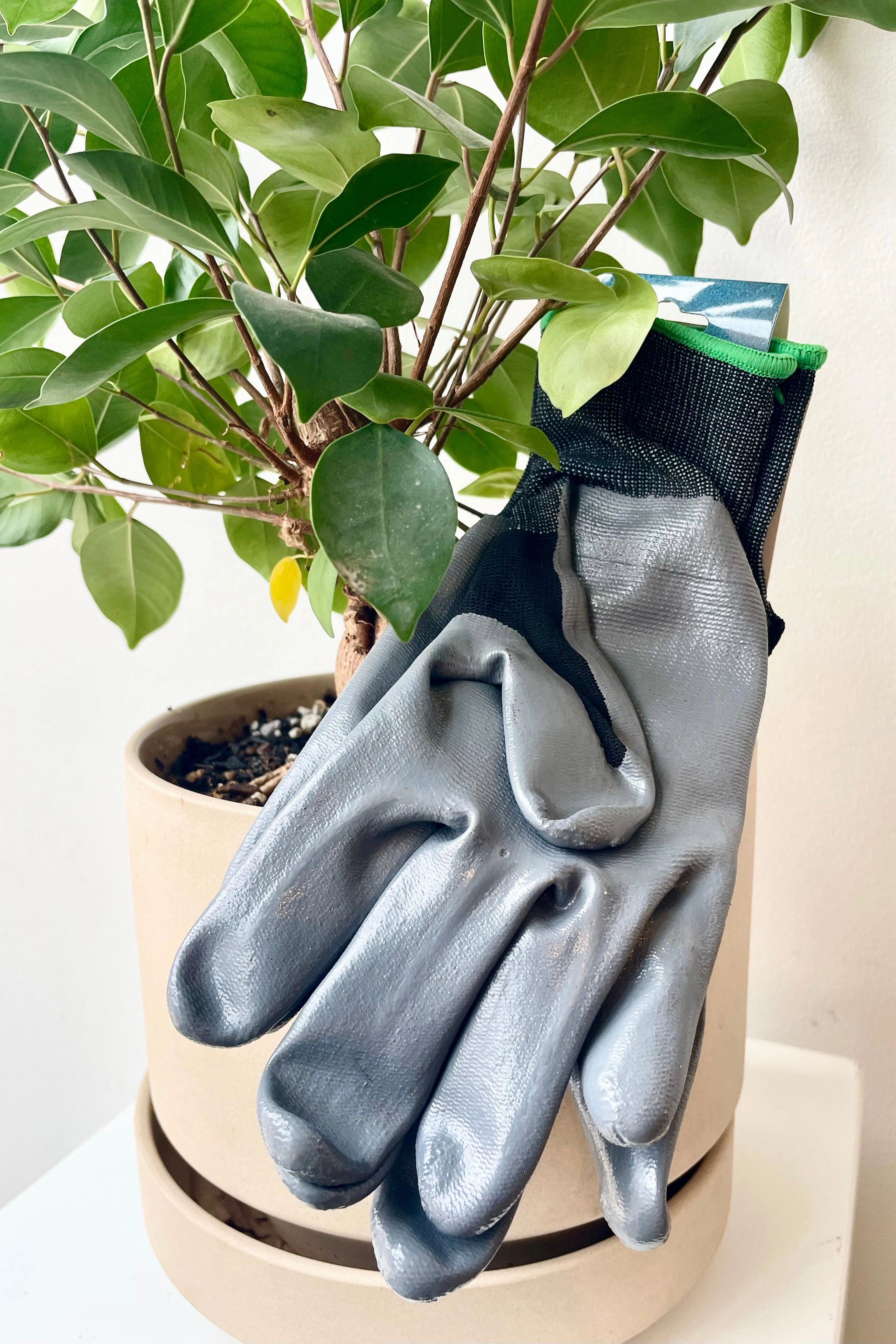 Nitrile Gloves Tough Black Medium