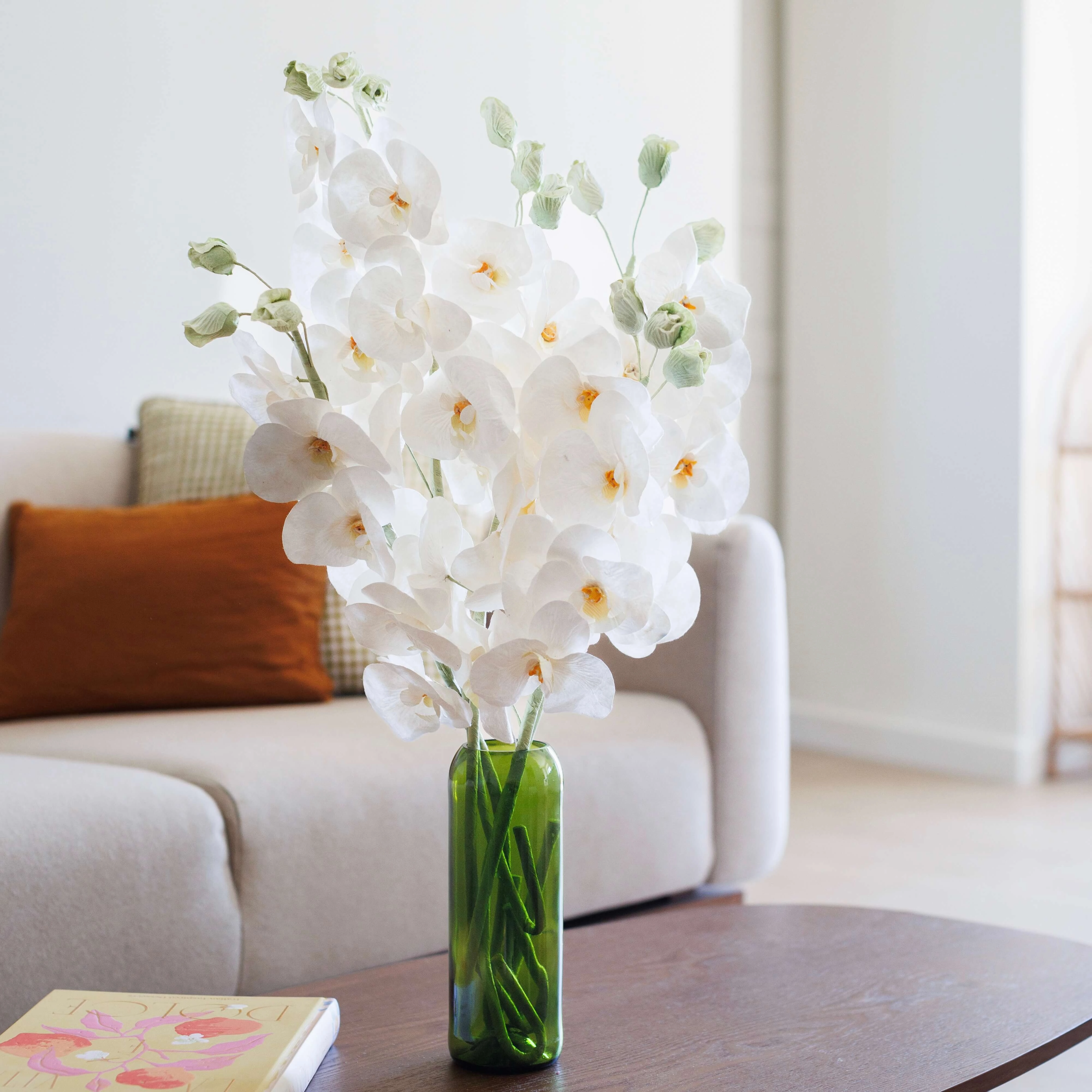 Orchide papillon en papier vieux blanc