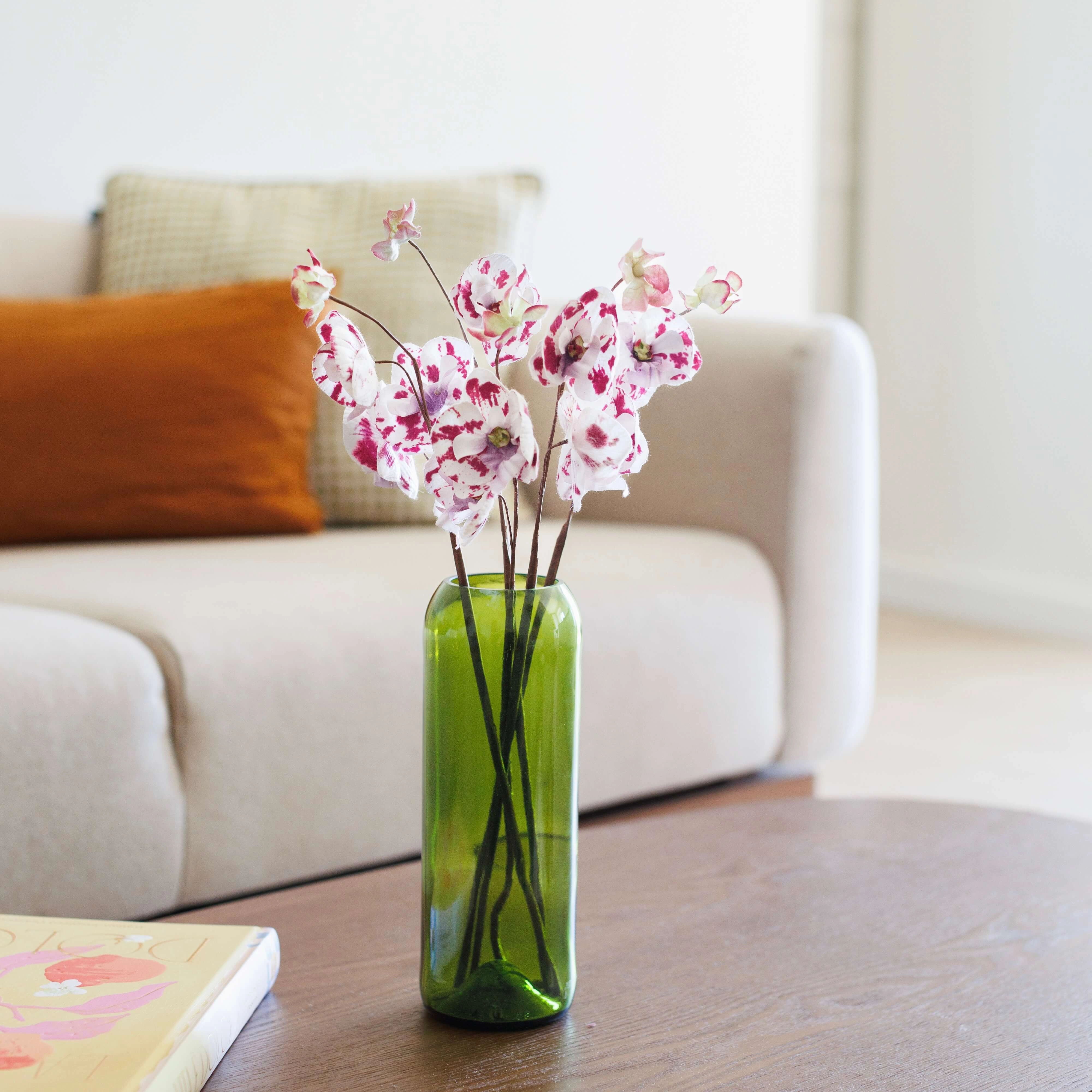 Orchide sauvage en papier bordeaux