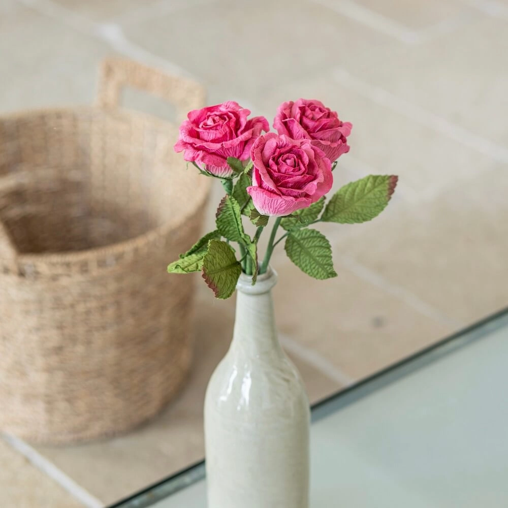 Petite Rose Lady en papier fuchsia