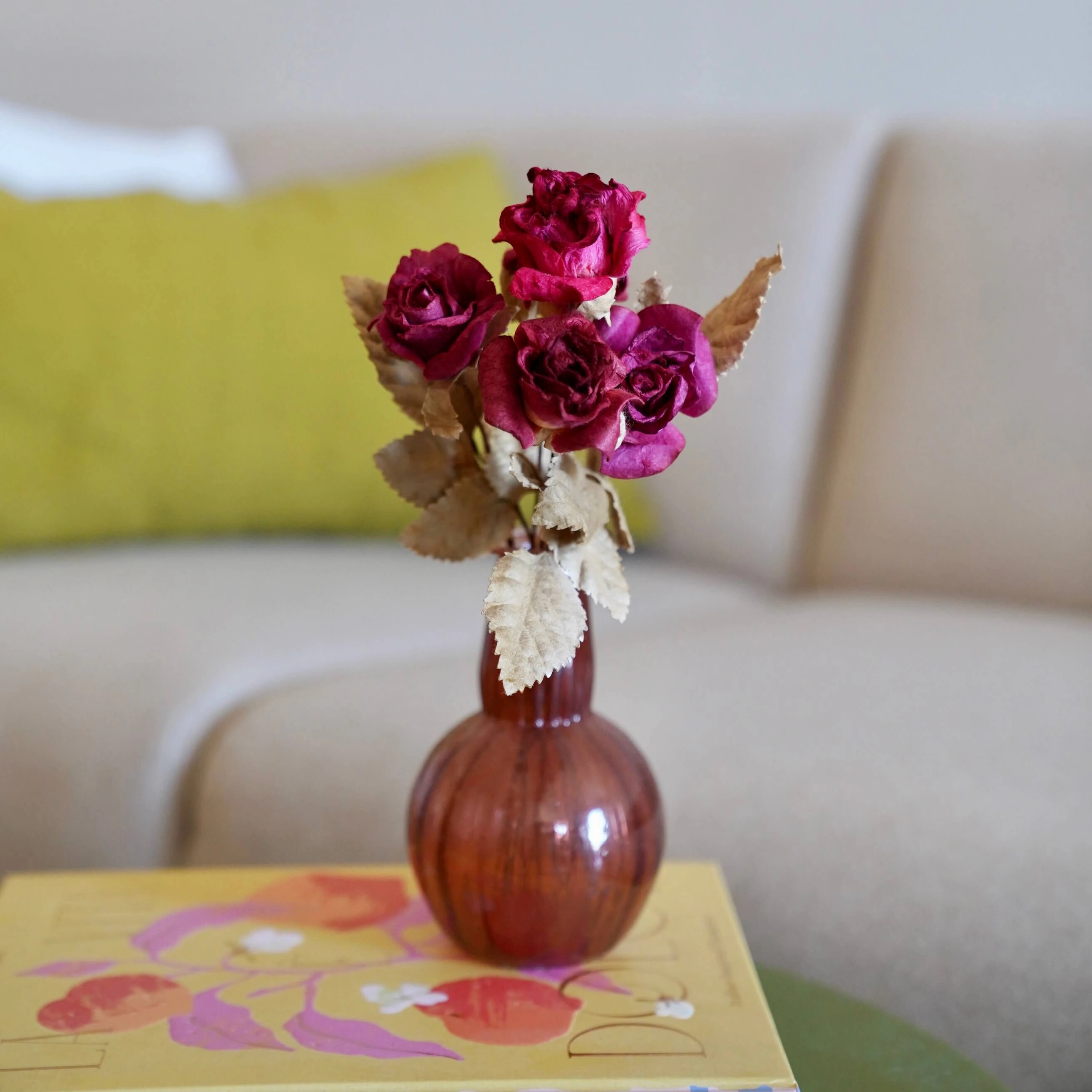 Petite rose sches en papier rouge