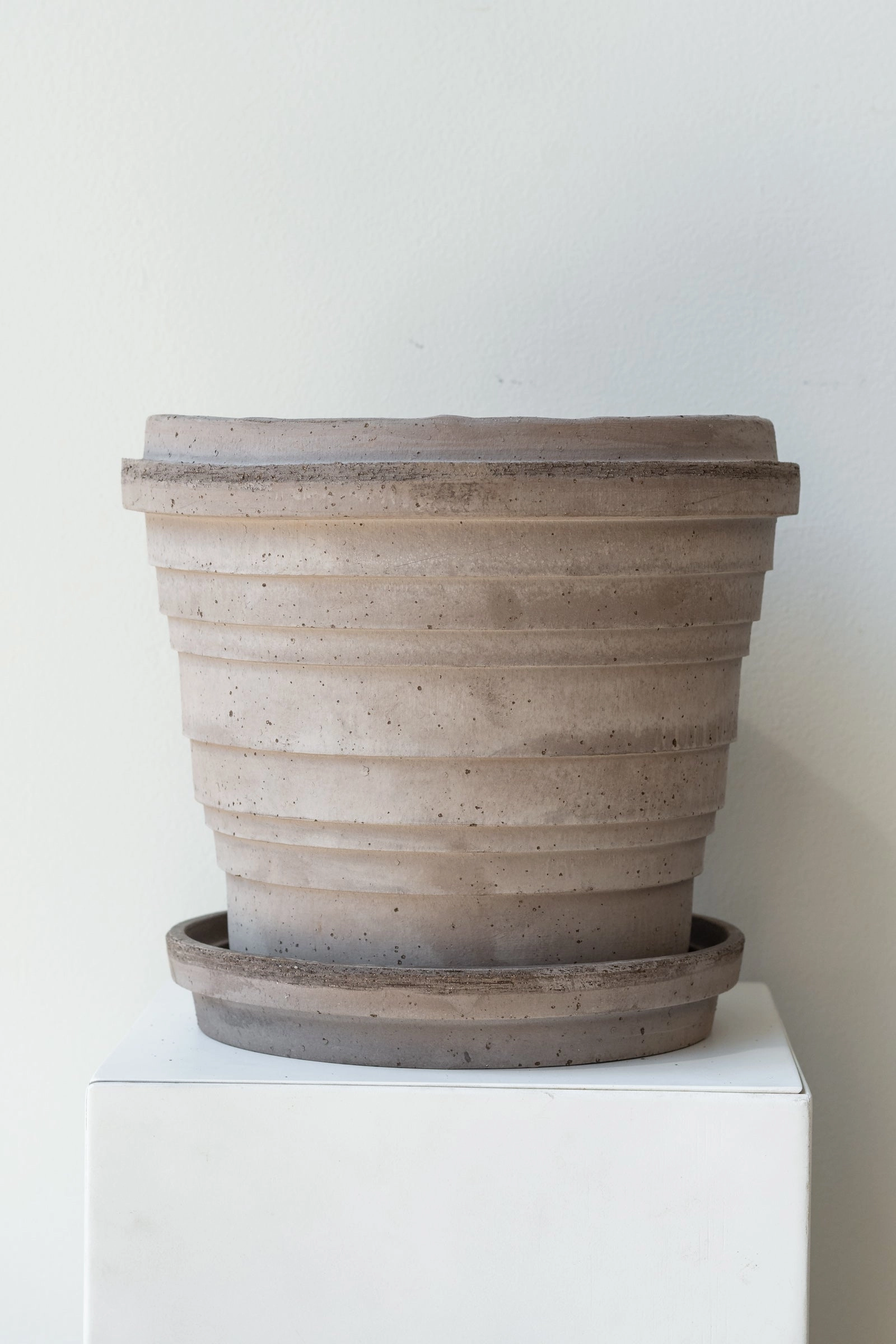 Planets Jupiter Pot & Saucer Grey 9.8