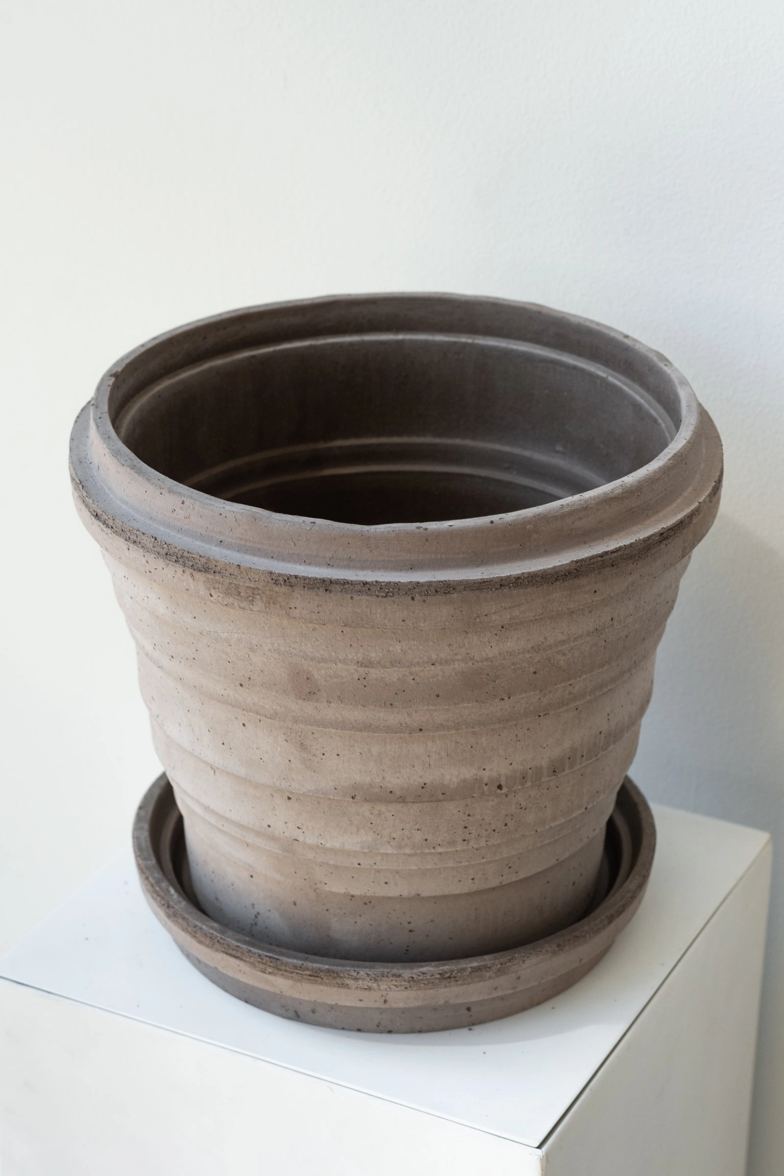 Planets Jupiter Pot & Saucer Grey 9.8
