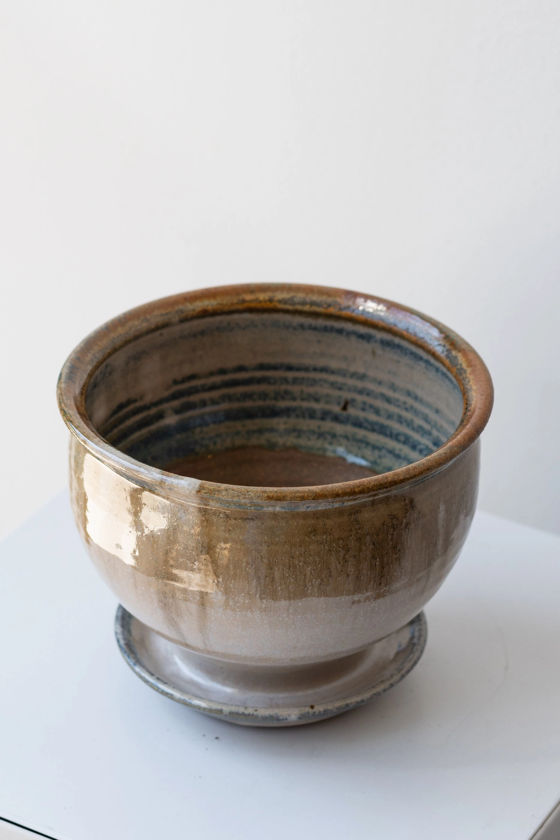 Planter Ivory & Iron Glaze 4"