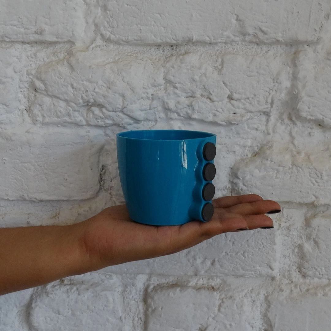 Plastic Magnetic Pot (Diameter 9 cm)