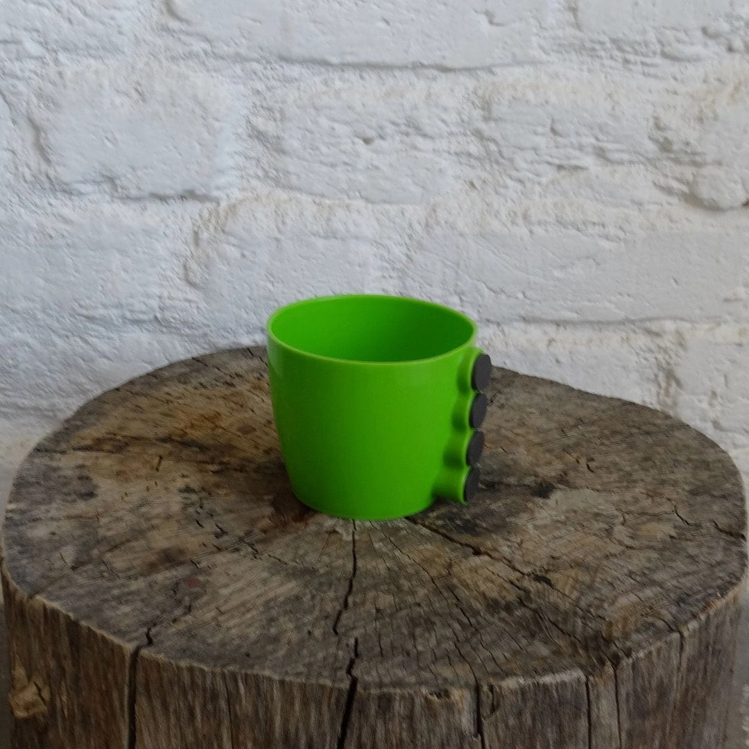 Plastic Magnetic Pot (Diameter 9 cm)