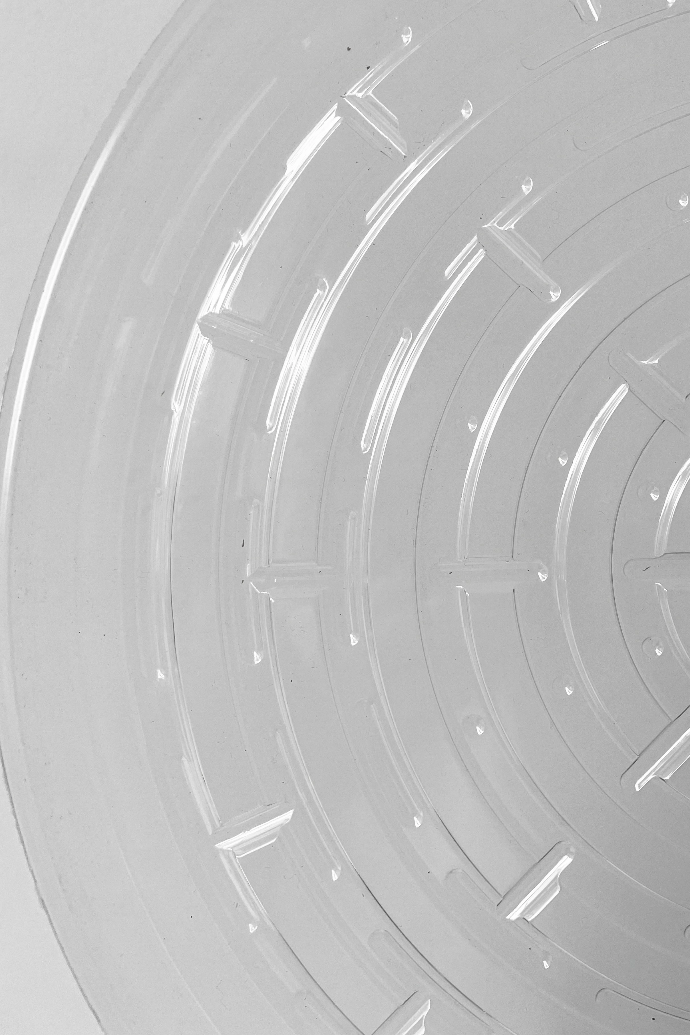 Plastic saucer 12"