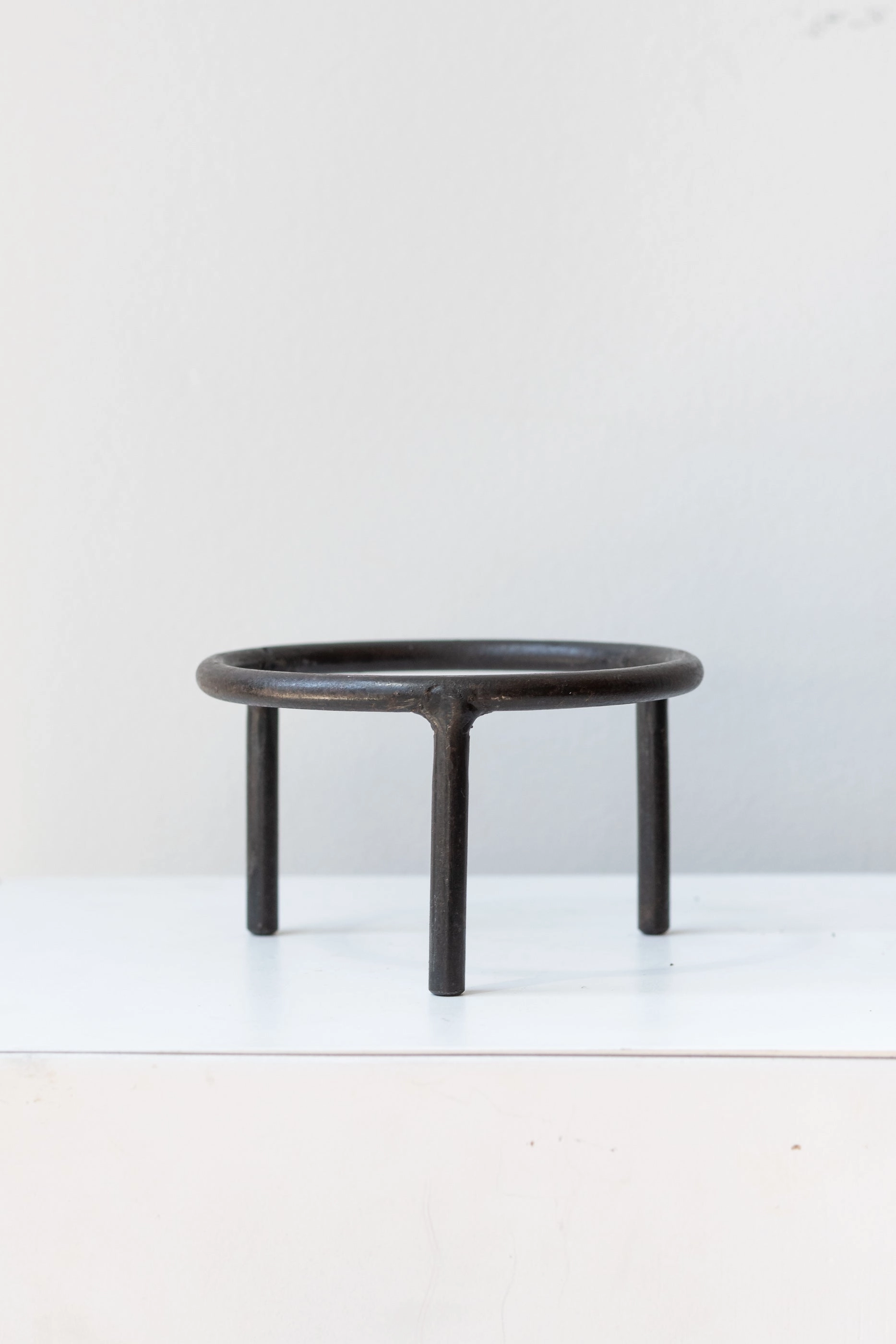 Pot Stand Tripod 4",indoor flower container