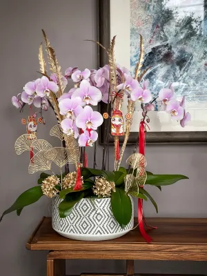 Potted Dragon Dance,realistic flower bouquet 