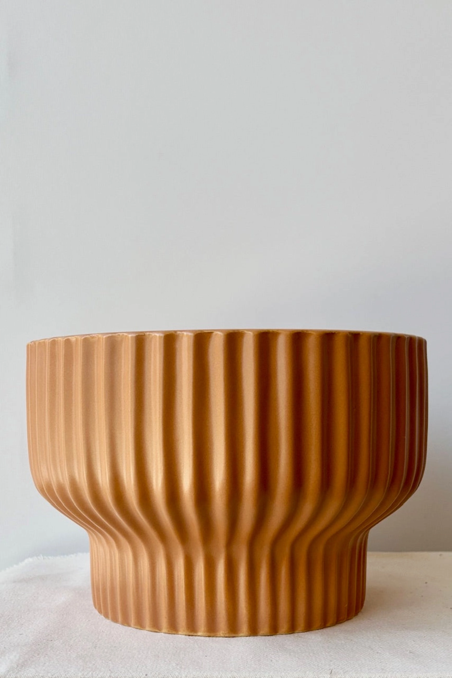 Presley Pedestal Planter Ginger 8"