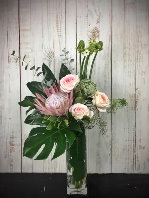 Protea Reign,realistic flower bouquet 