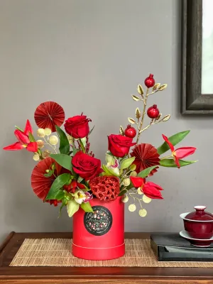 Red Lantern Mini Hatbox,realistic flower bouquet 