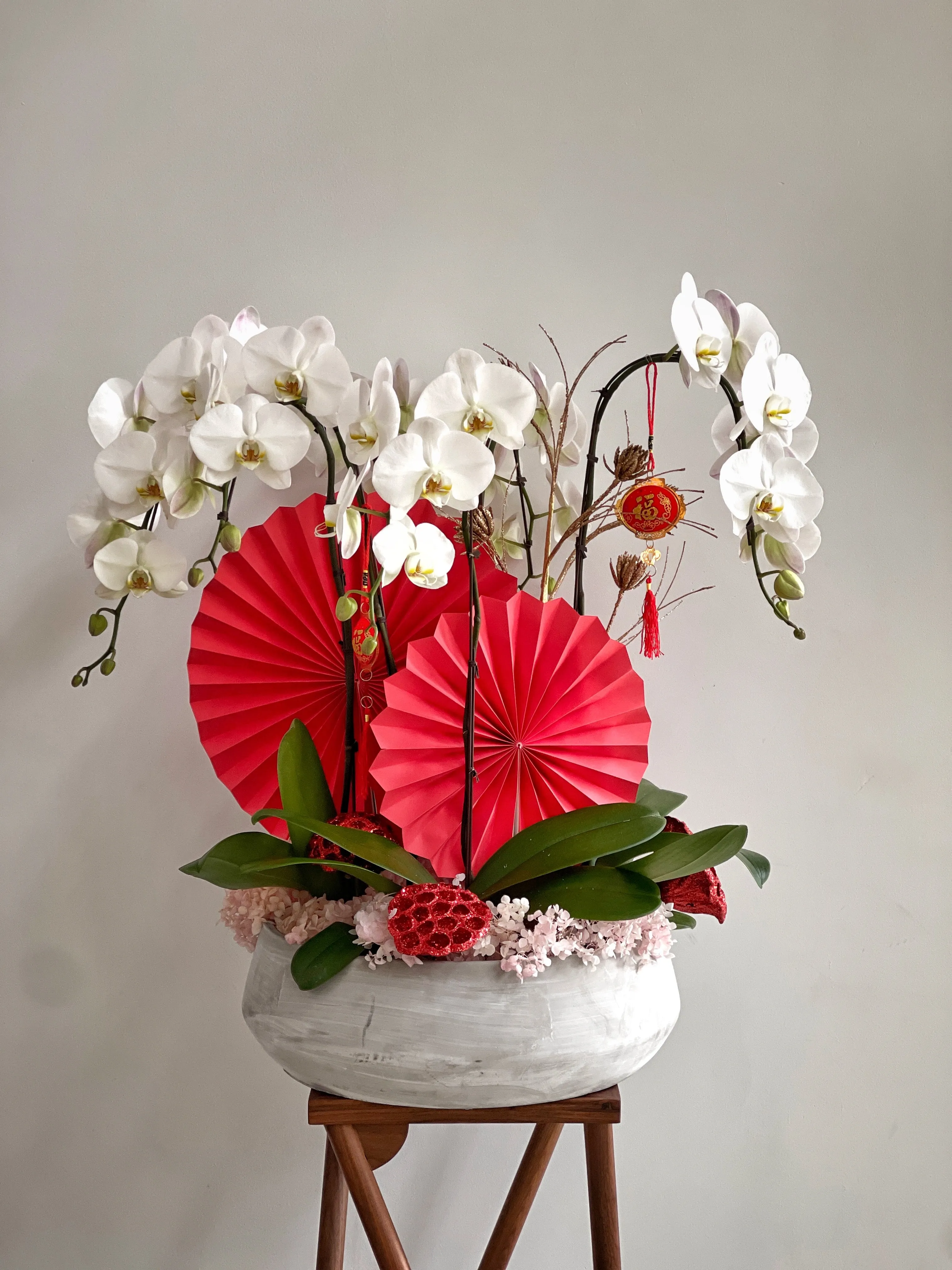 Red Lantern Orchids,realistic flower bouquet 