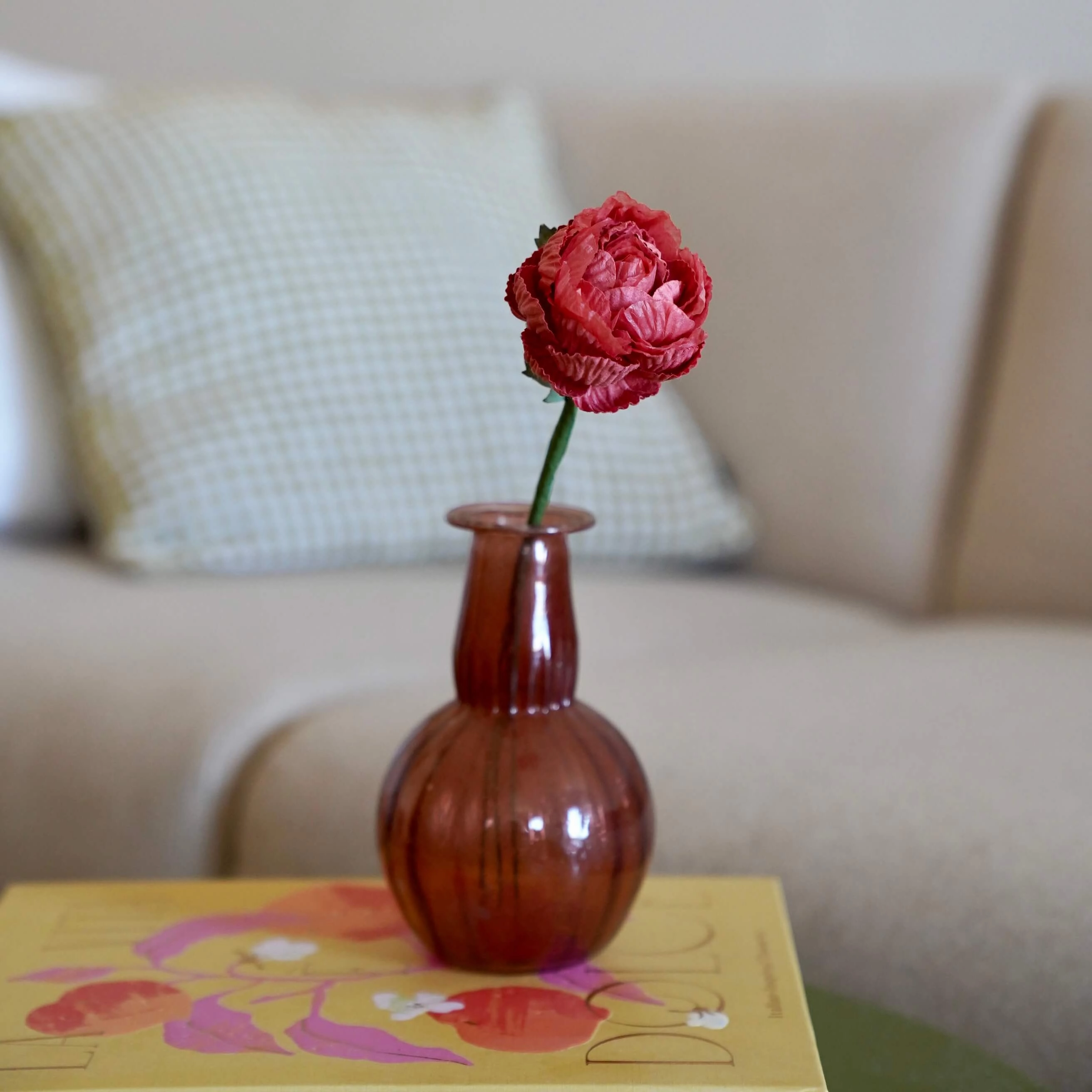 Renoncule en papier vieux rose