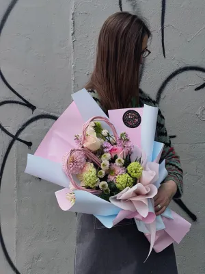 Rose-Coloured Love Wand,realistic flower bouquet 