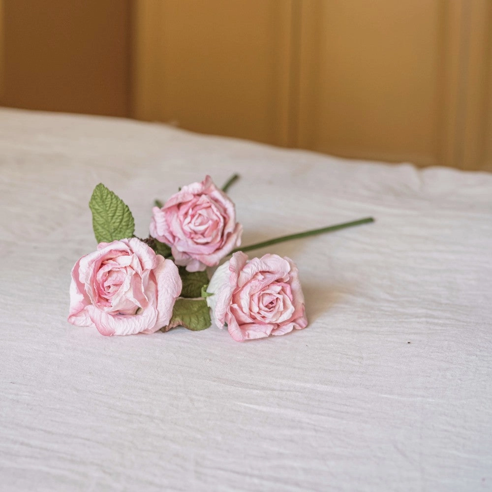 Rose Alice en papier rose ple
