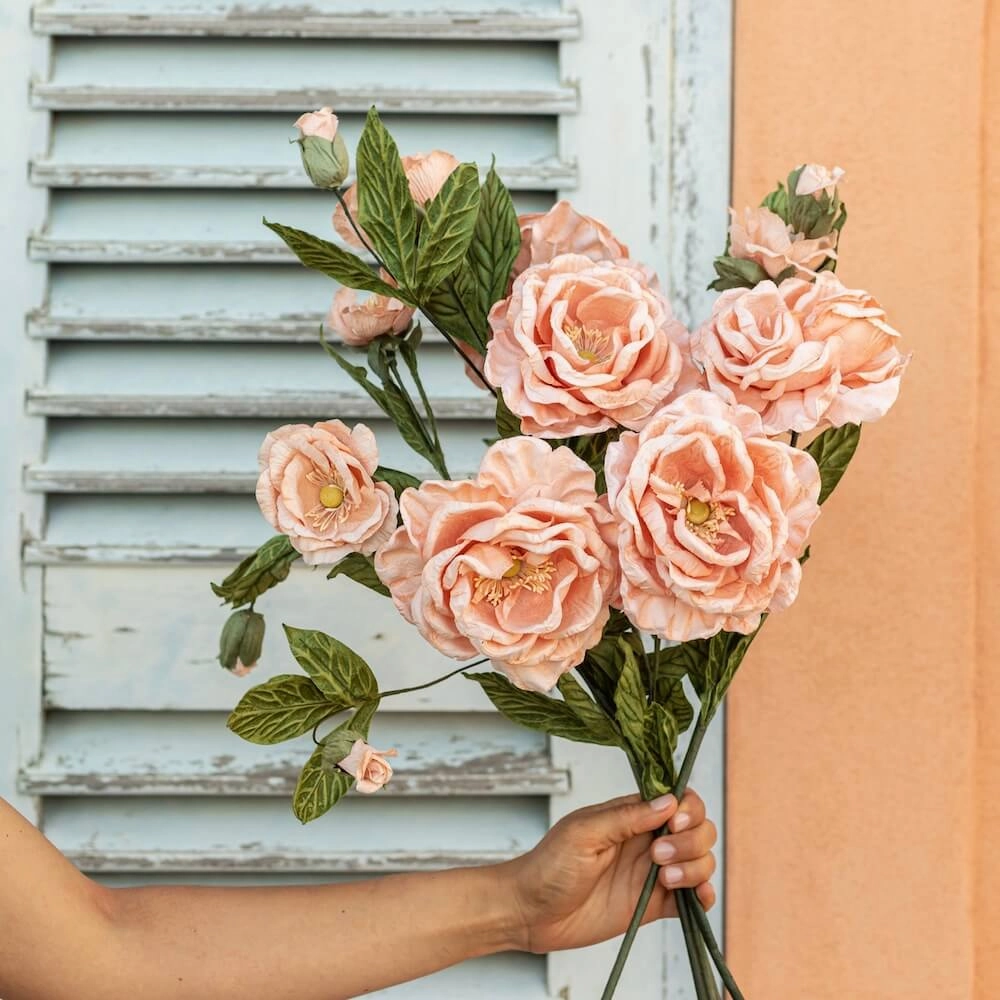Rose Caroline en papier abricot