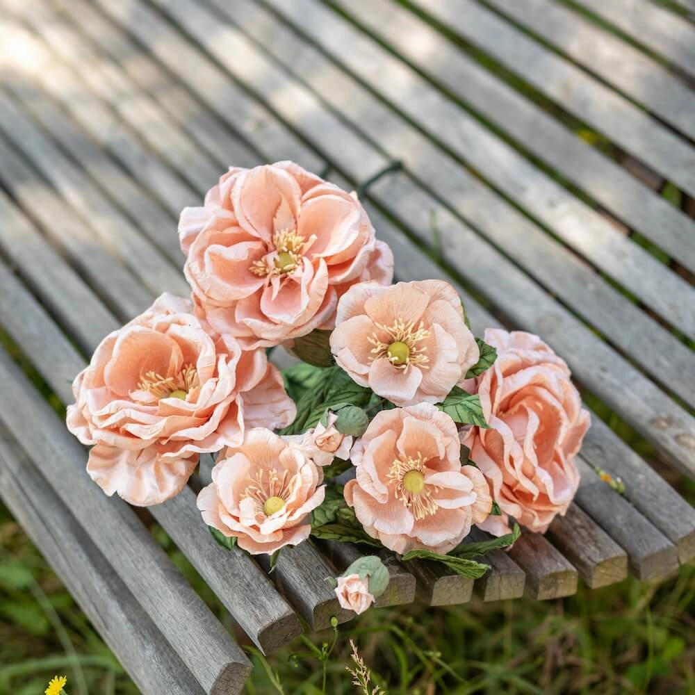 Rose Caroline en papier abricot