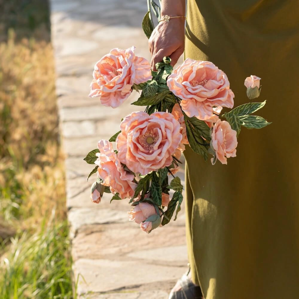 Rose Caroline en papier abricot