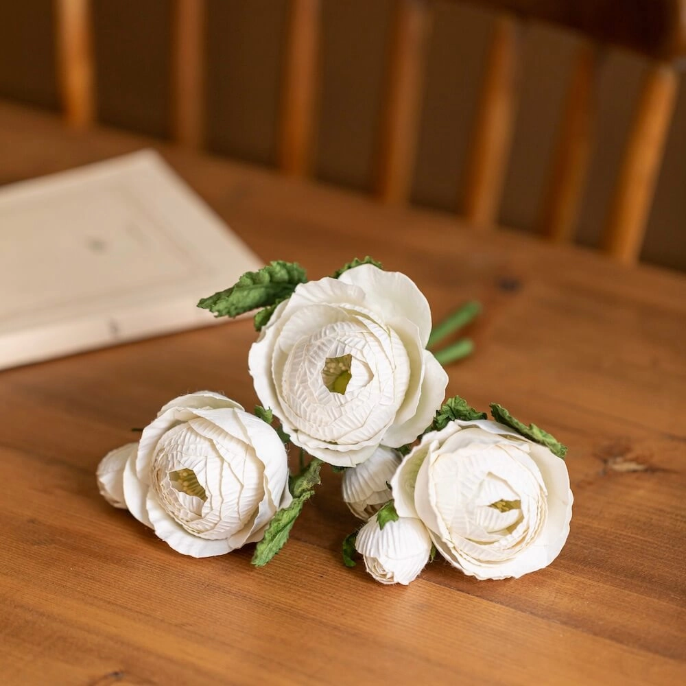 Rose queen en papier blanche
