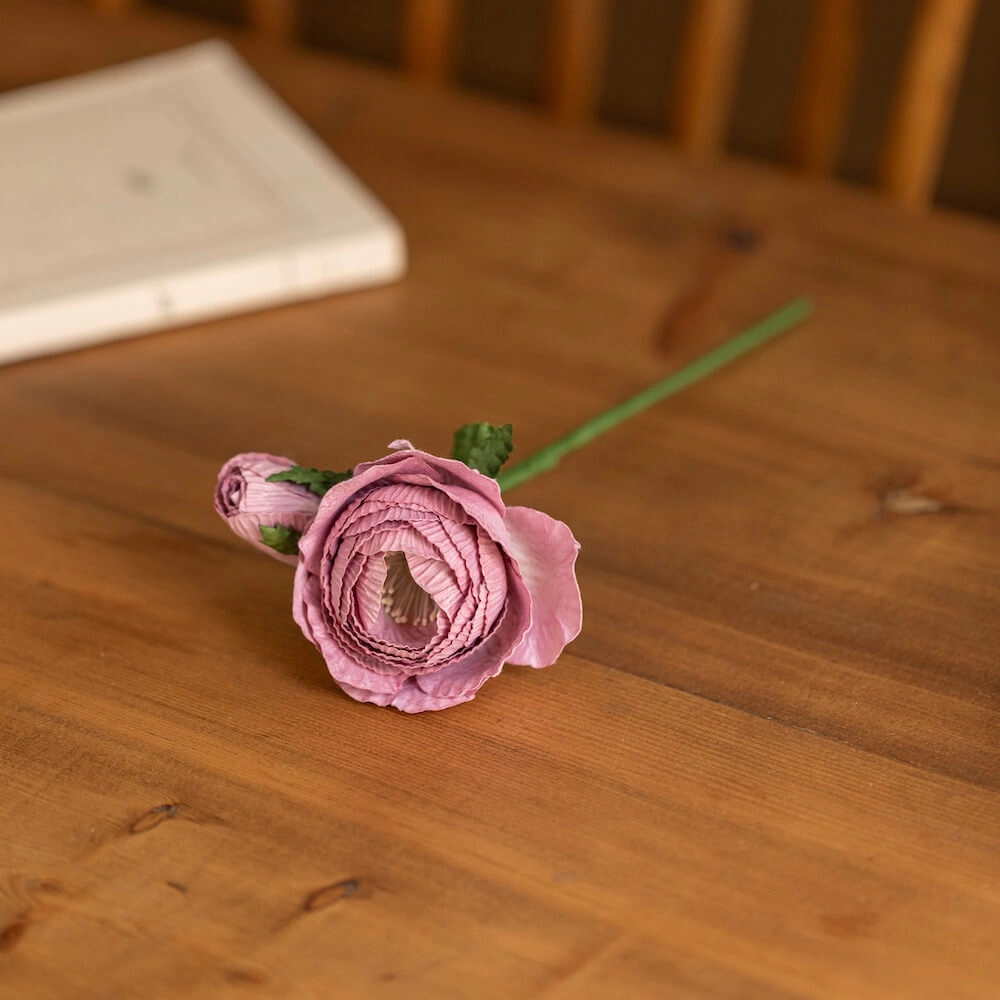 Rose queen en papier mauve