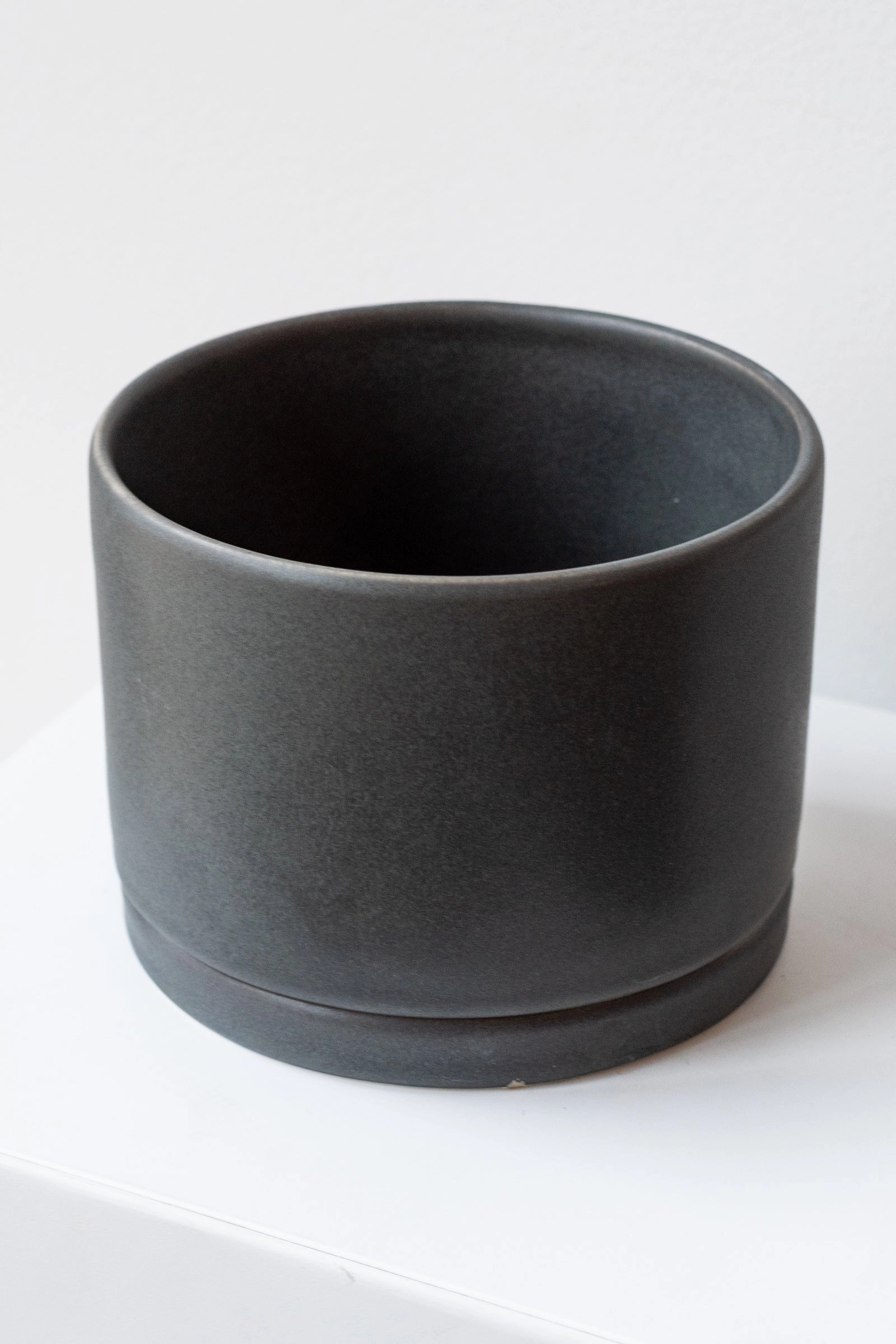 Round Planter Charcoal Large