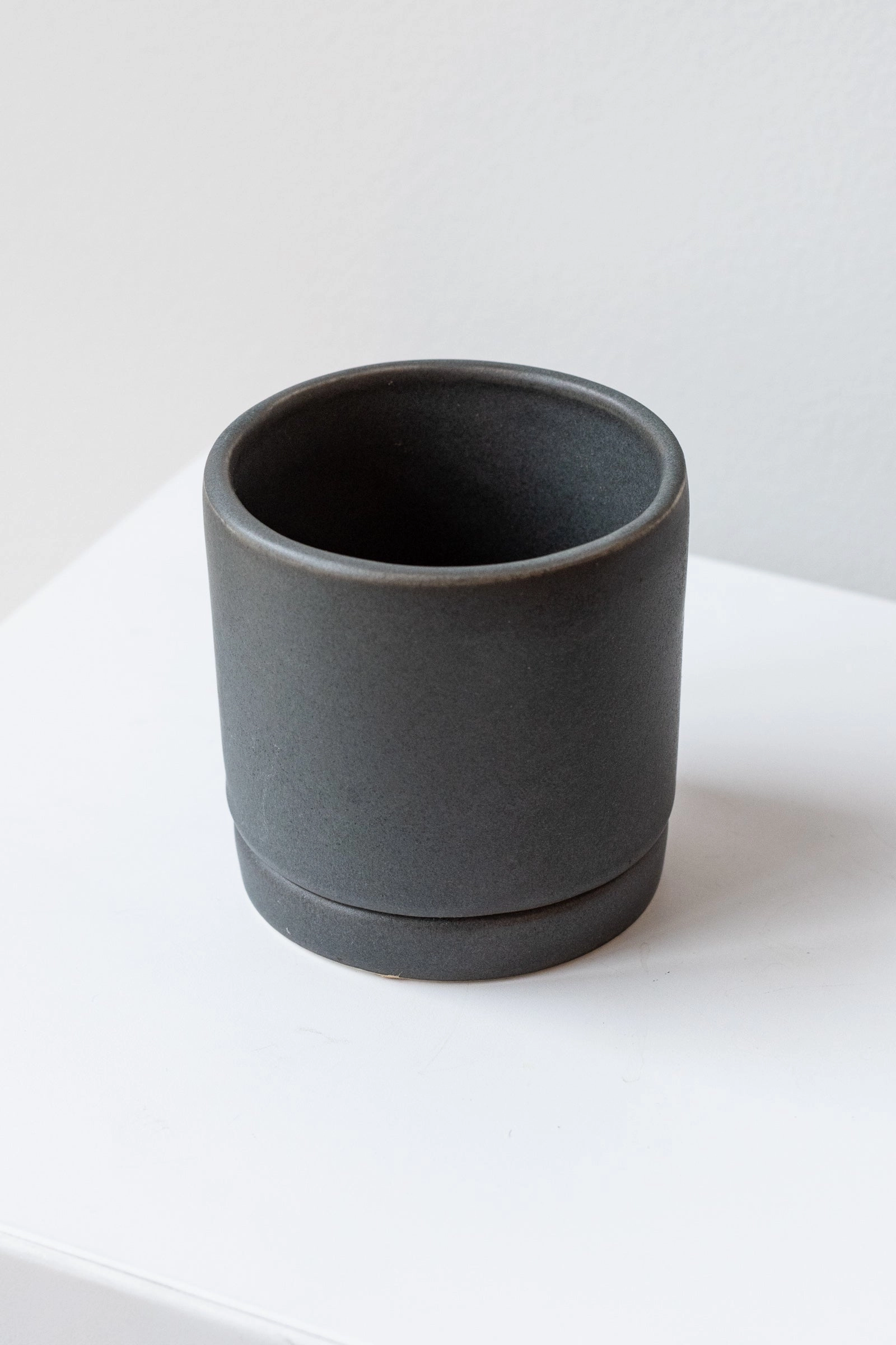 Round Planter Charcoal Small