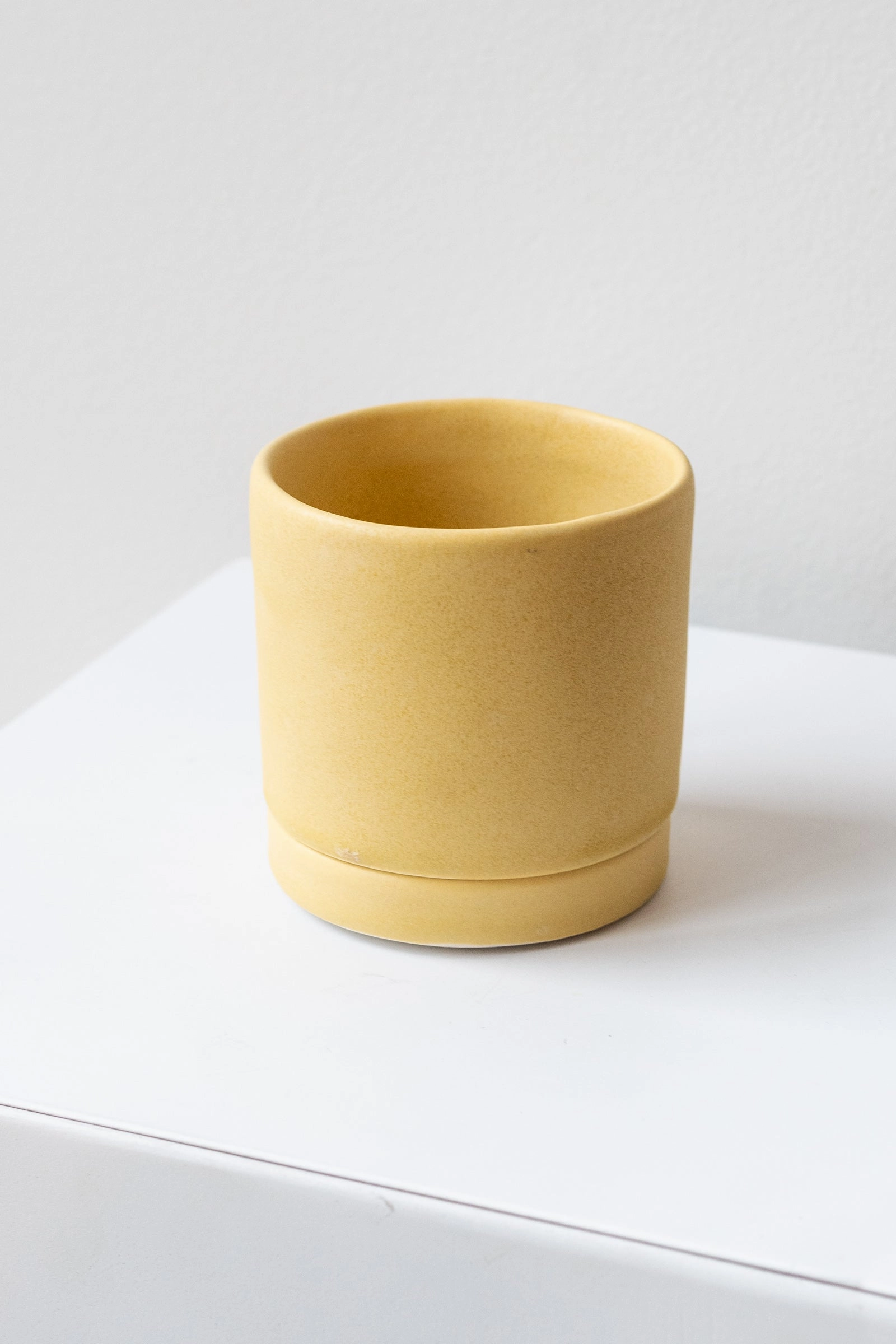 Round Planter goldenrod small