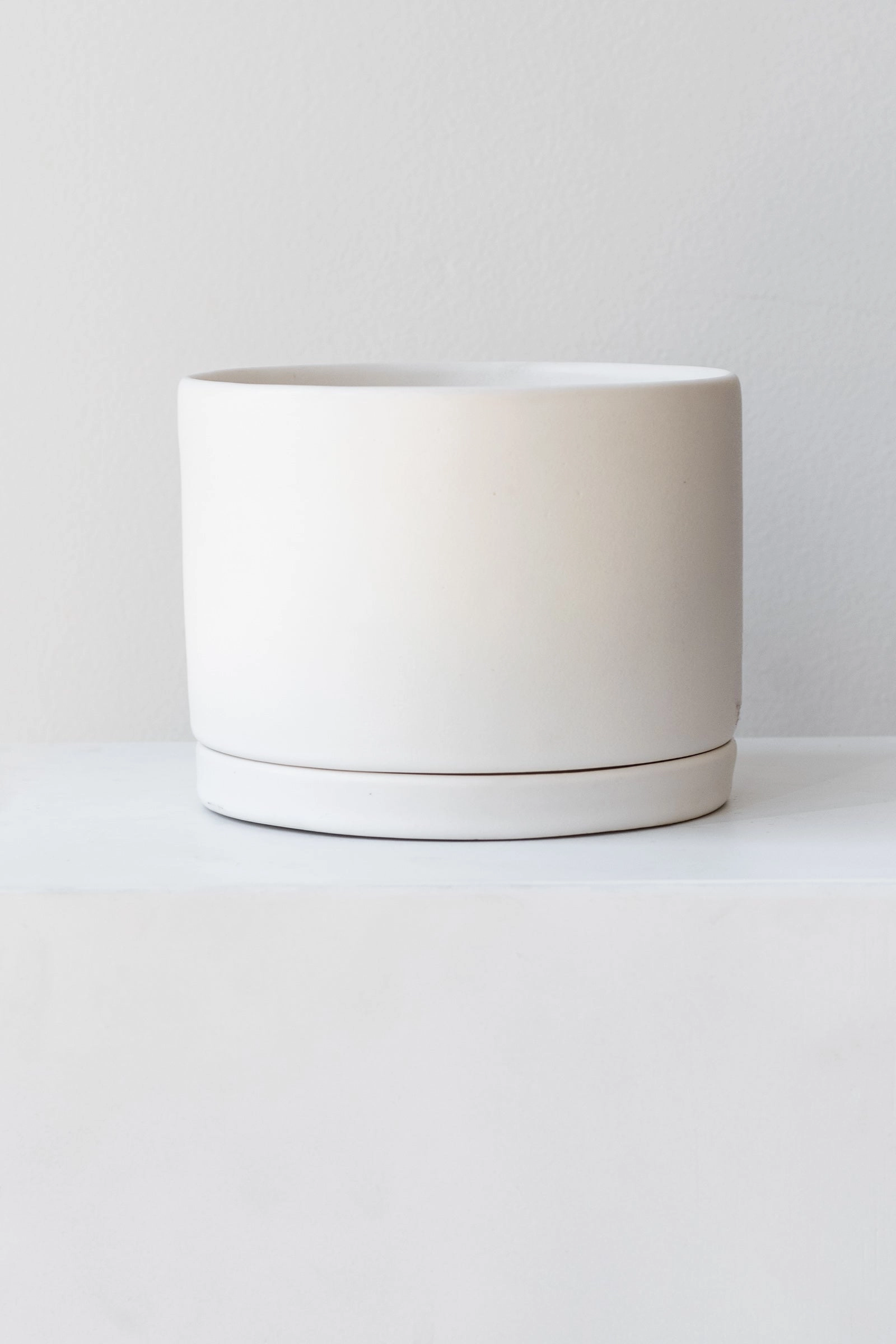 Round Planter Matte White Large,indoor flower container