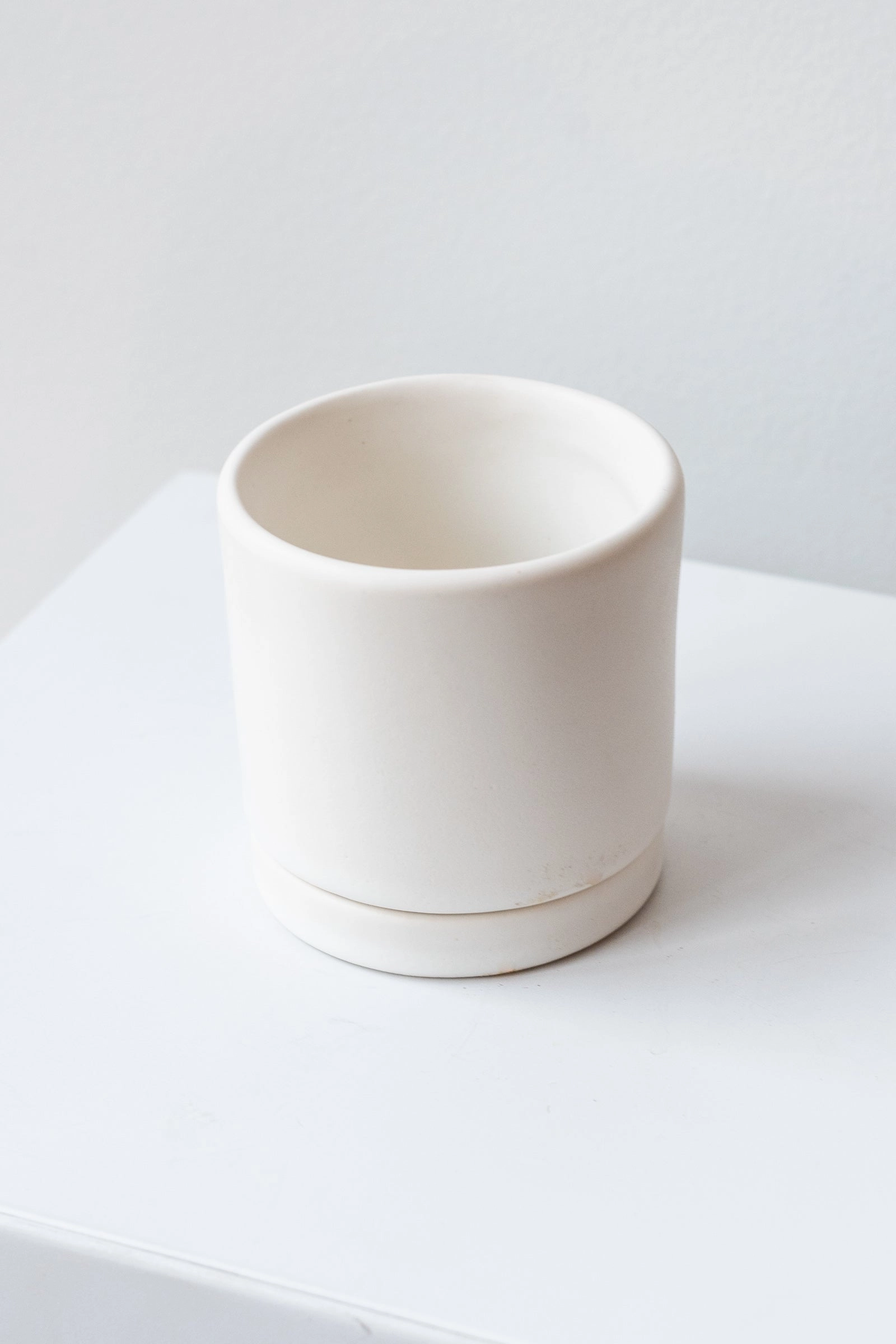 Round Planter Matte White Small