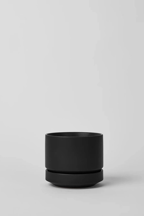 Round Two Planter Black 4",indoor flower container