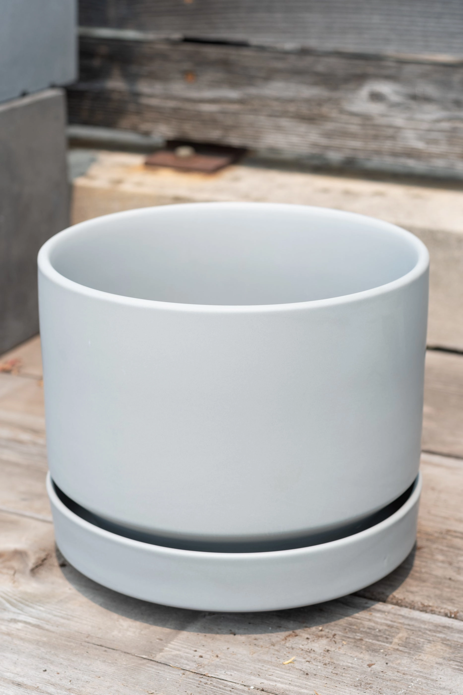 Round Two Planter Gray 8"