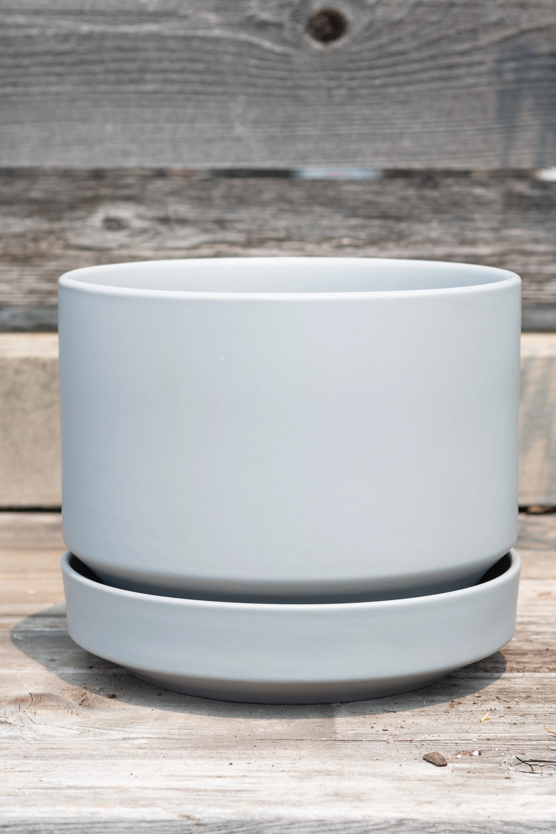 Round Two Planter Gray 8"