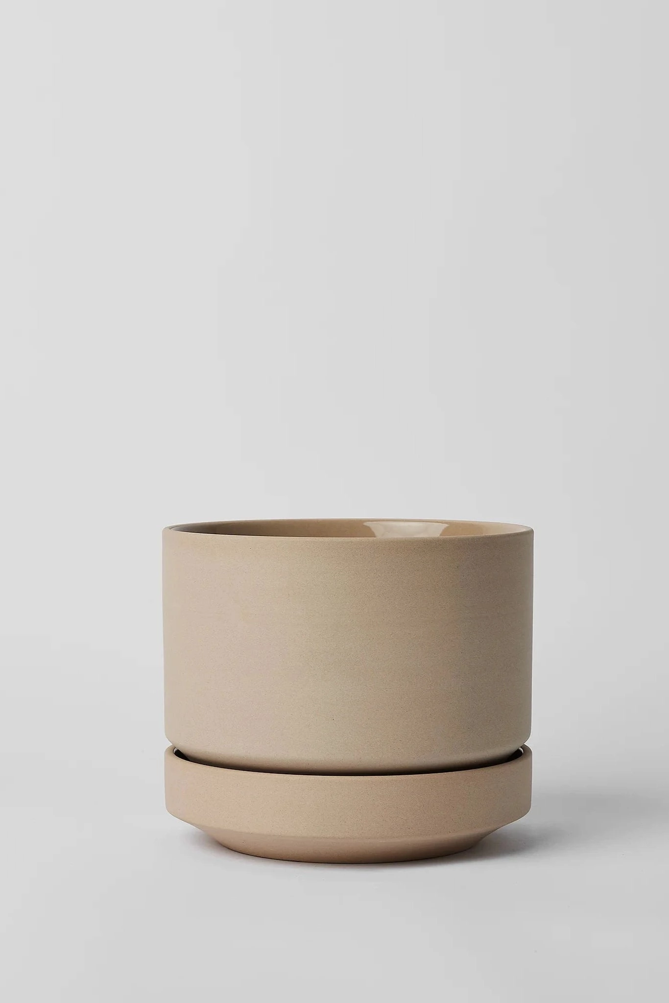 Round Two Planter Oatmeal 6",indoor flower container