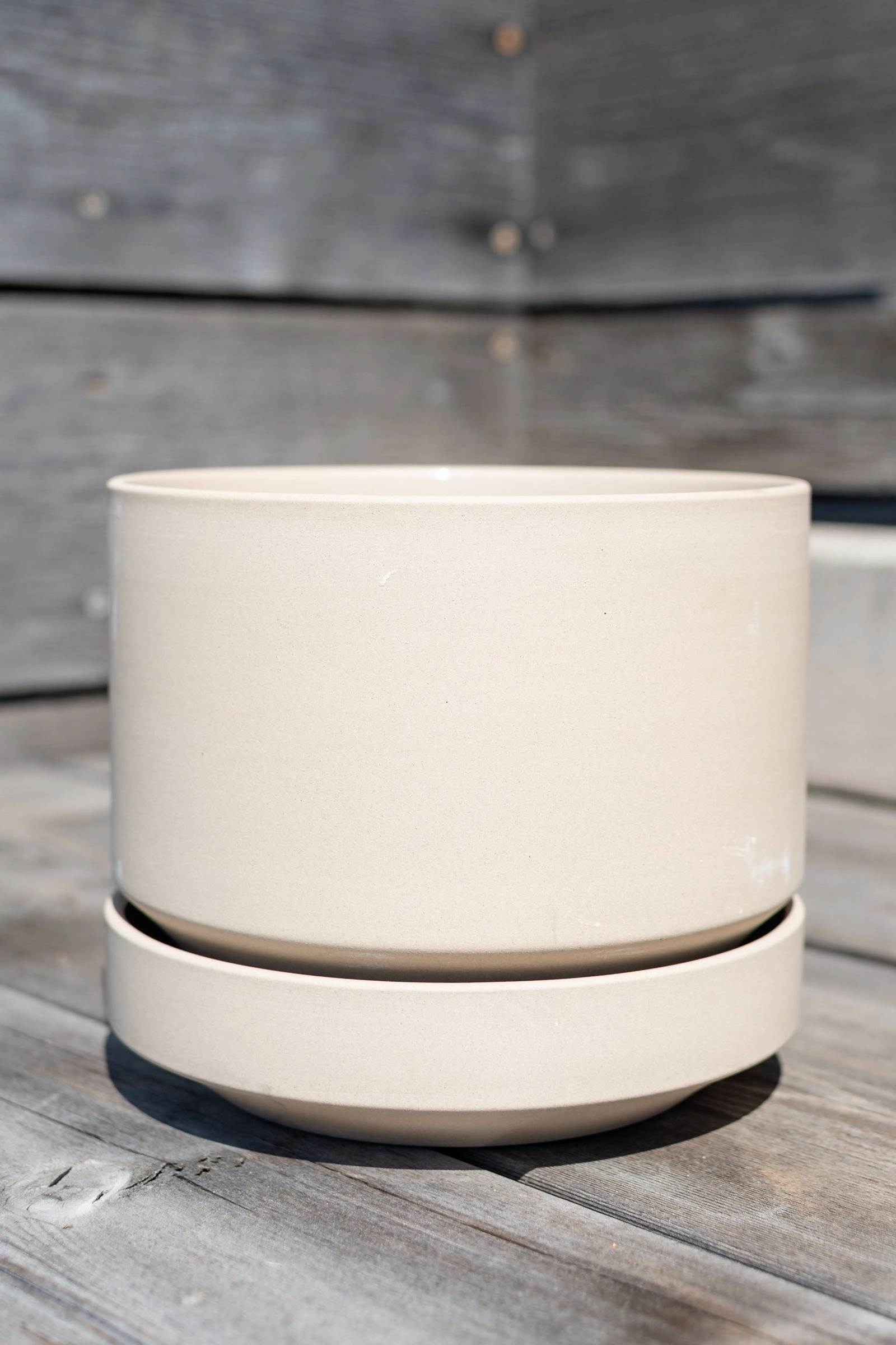 Round Two Planter Oatmeal 6"