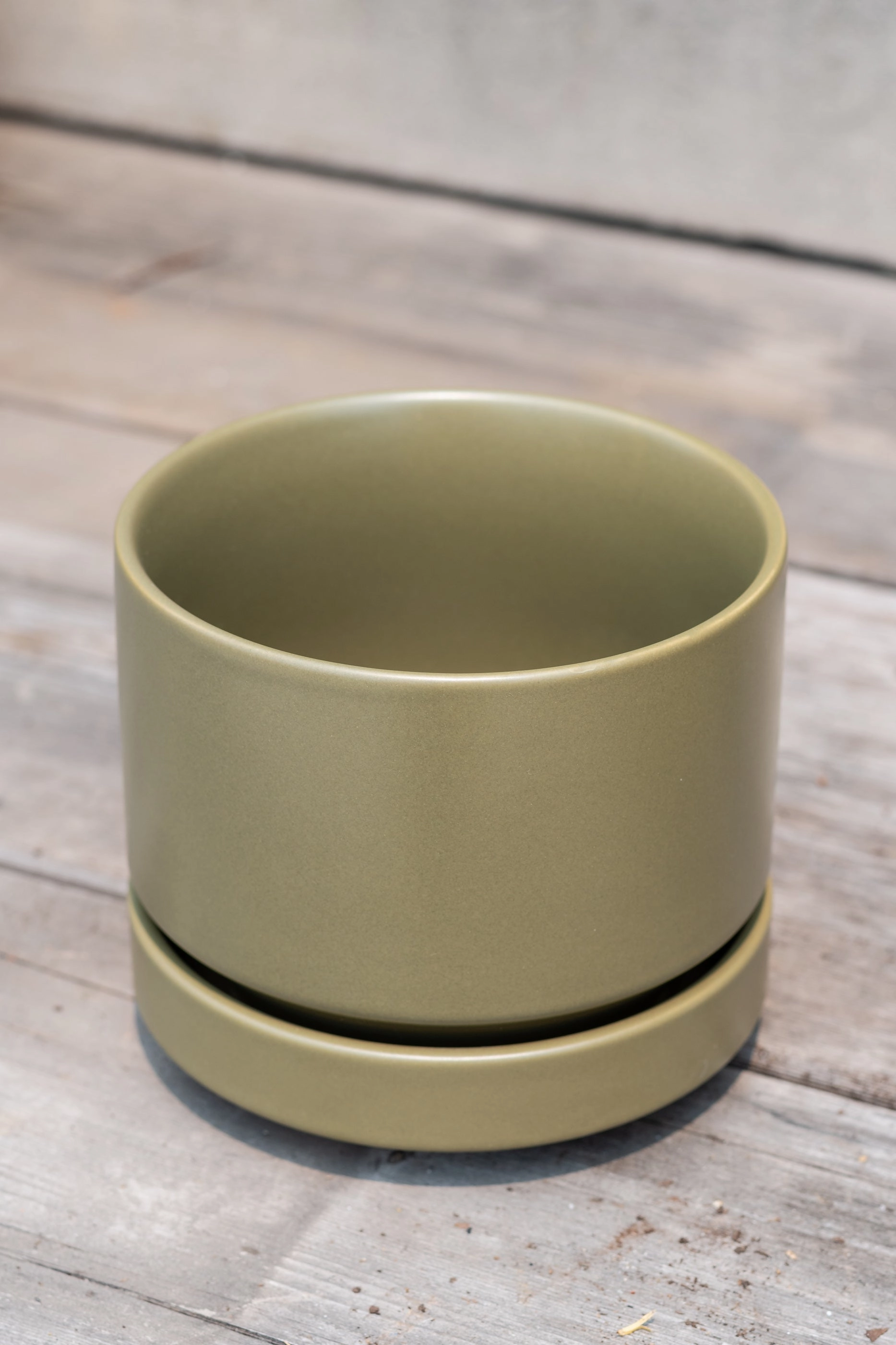 Round Two Planter Olive 4"