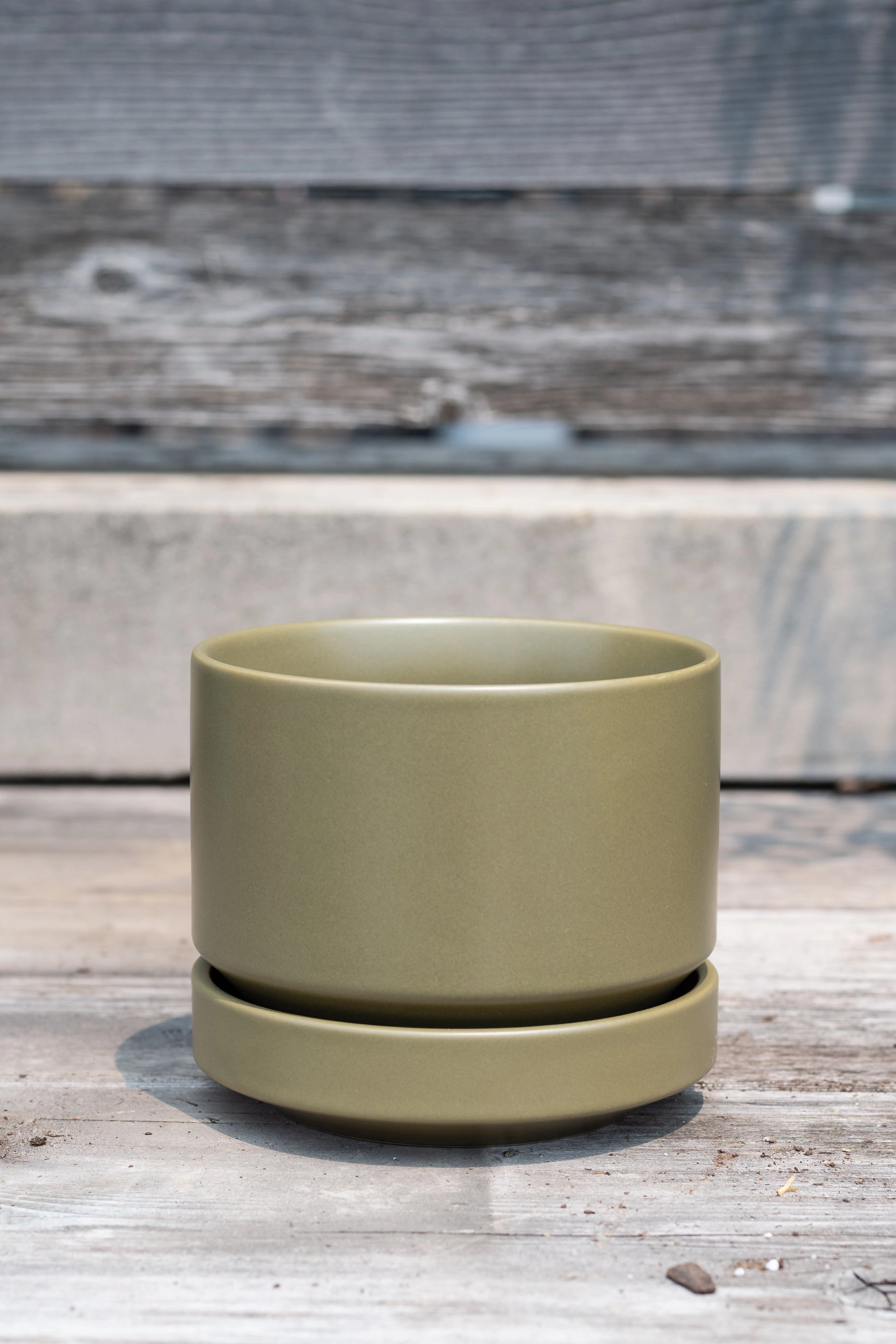Round Two Planter Olive 4"