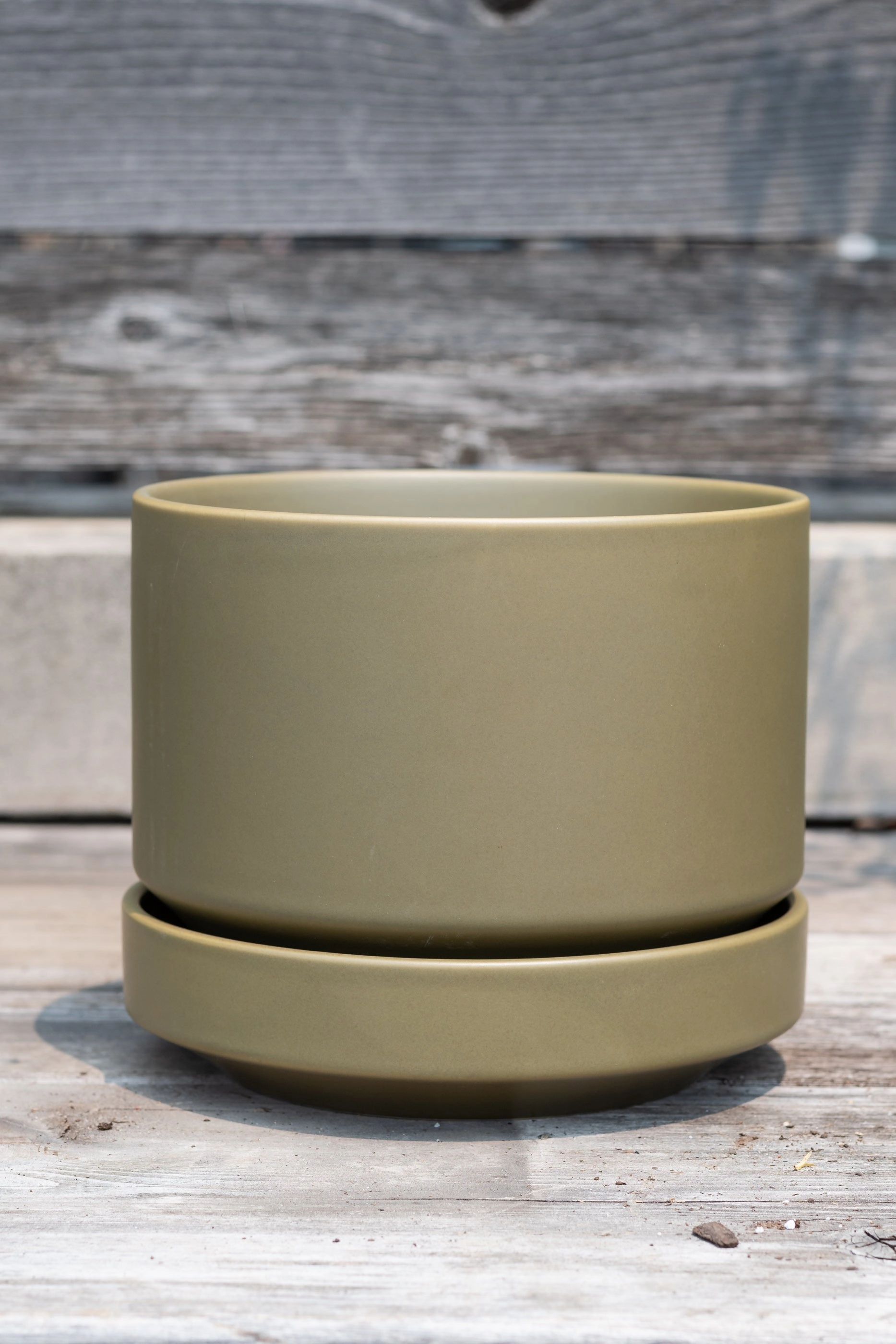 Round Two Planter Olive 6"