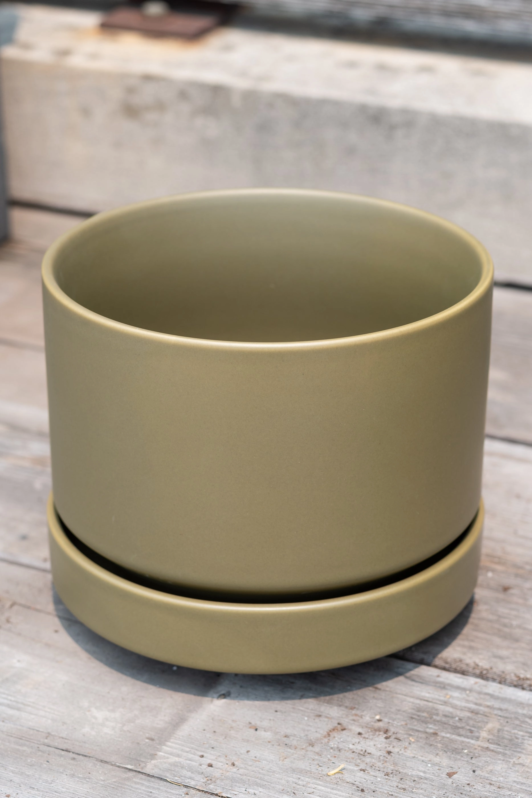 Round Two Planter Olive 6"