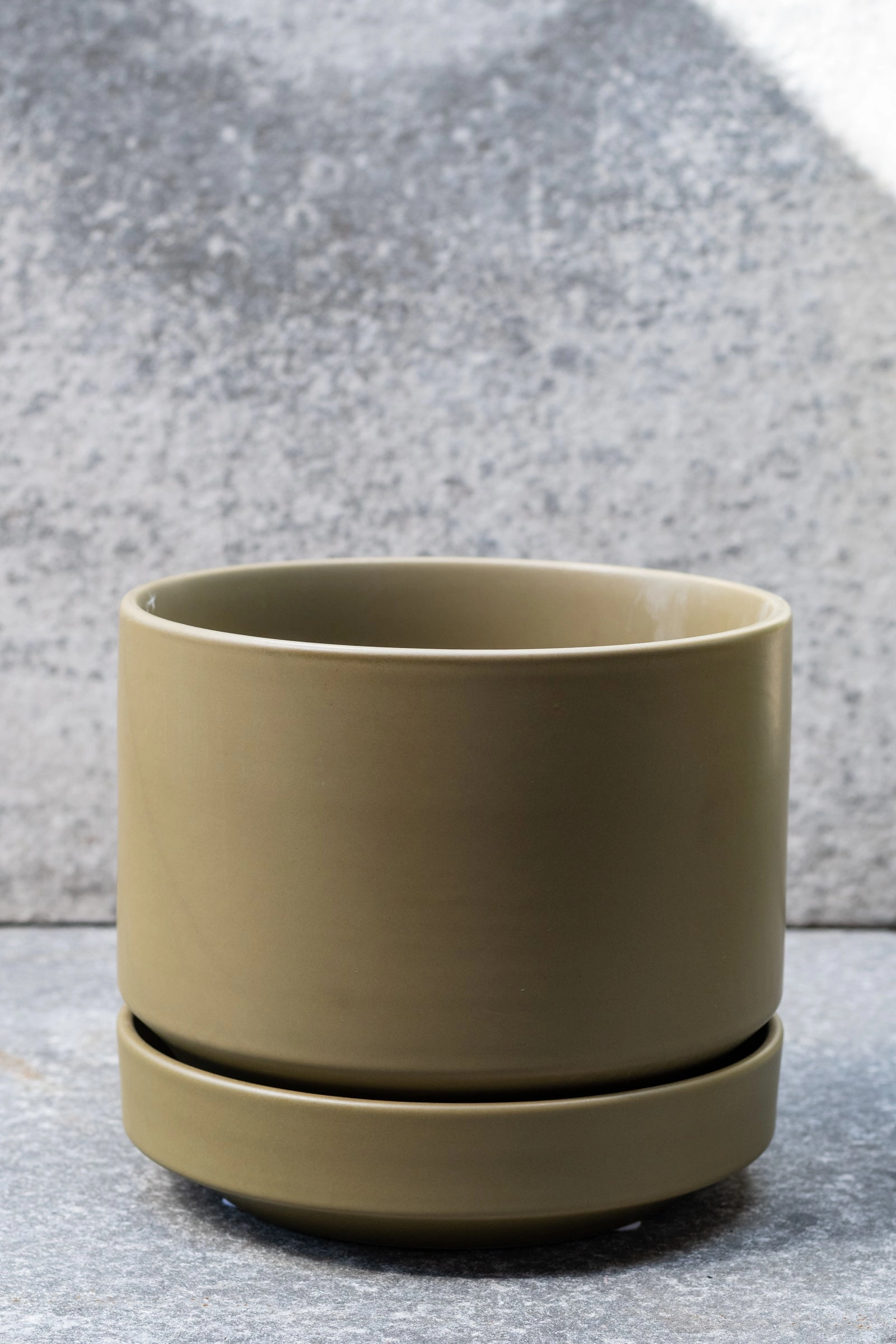 Round Two Planter Olive 8"